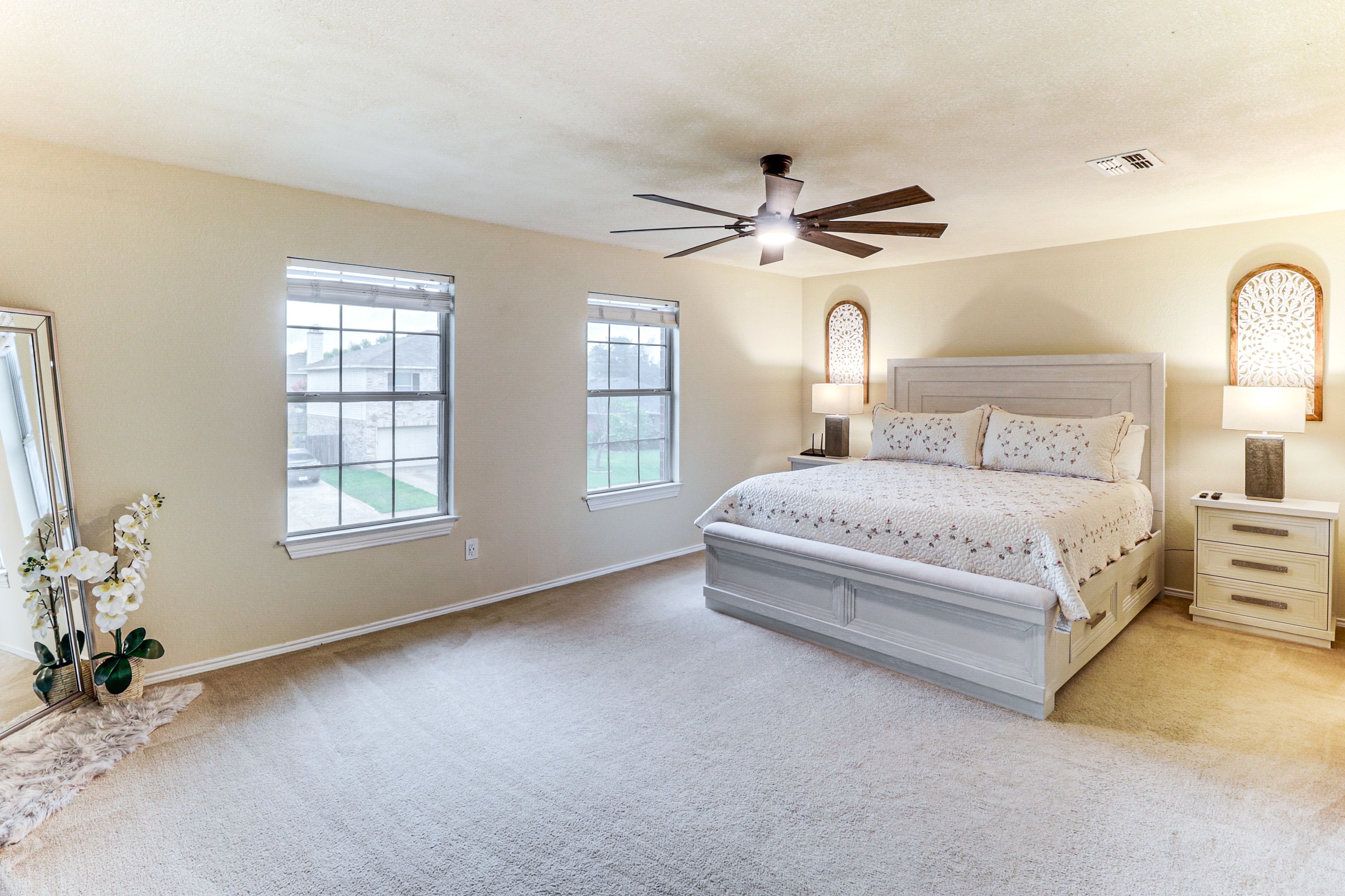 Bedroom 1 | King Bed | Smart TV | En-Suite Bathroom | 2nd Floor