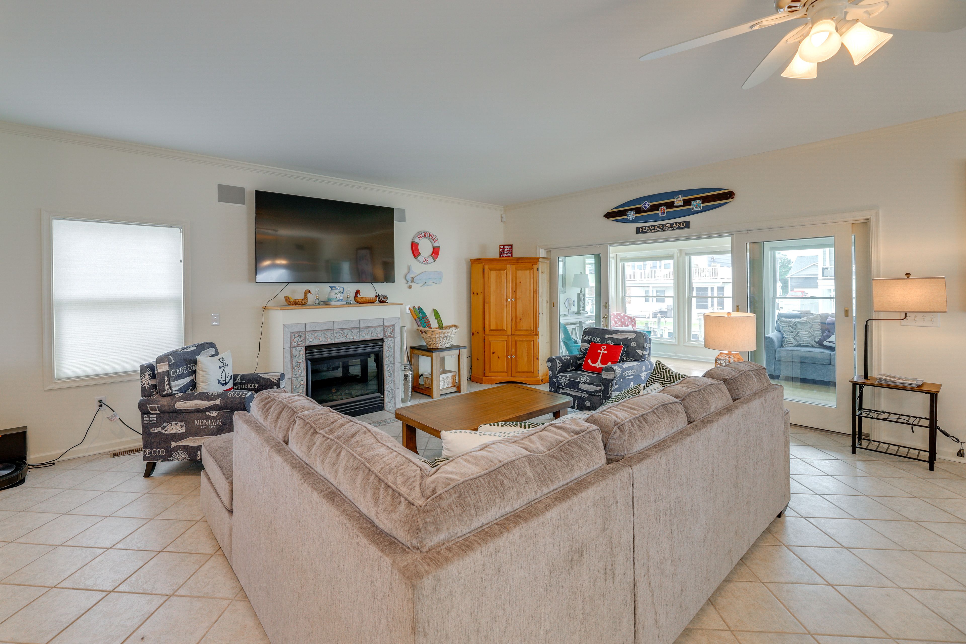 Living Room | 1st Floor | Smart TV | Gas Fireplace