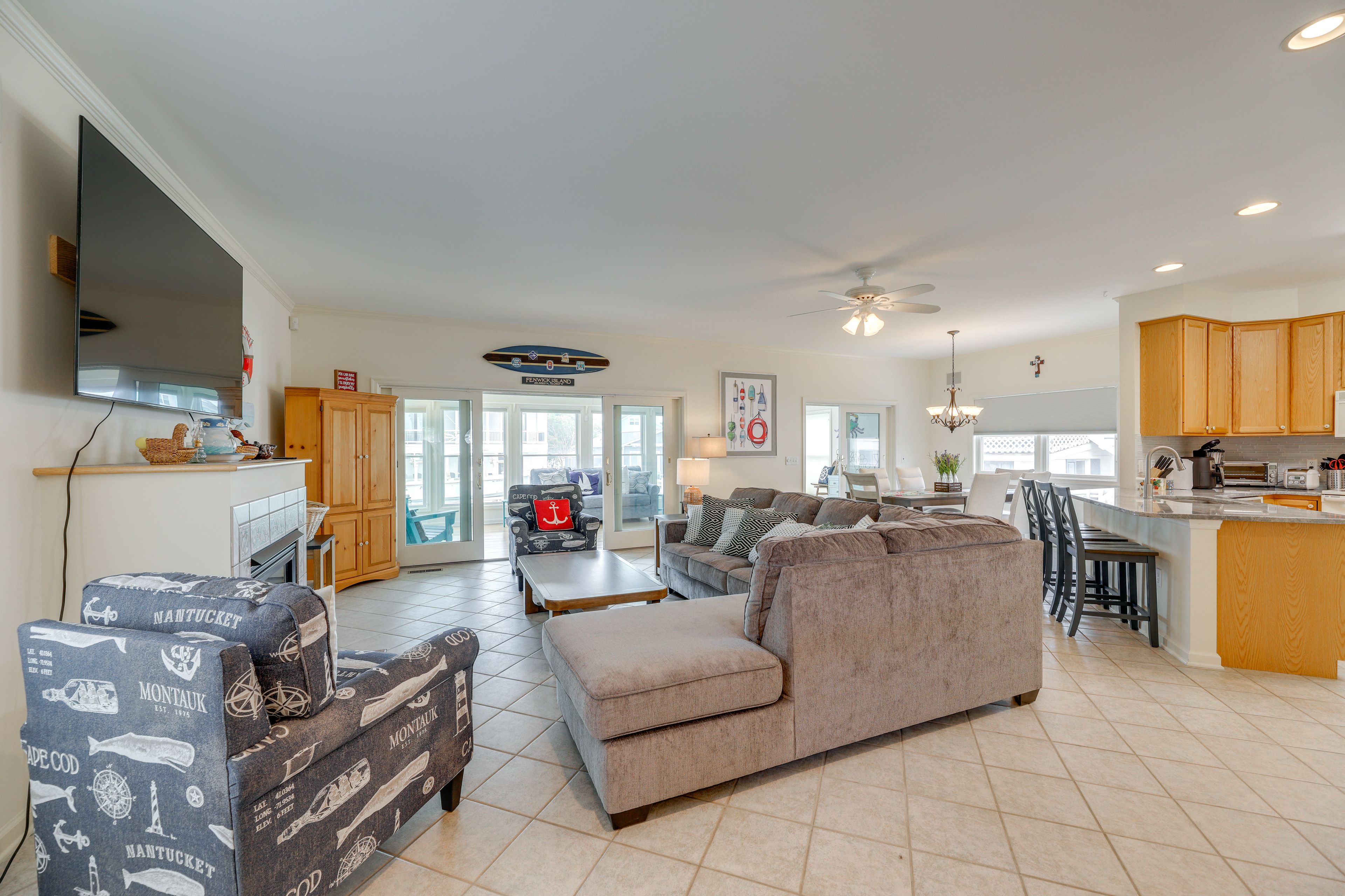 Living Space | 1st Floor | Free WiFi | Central A/C & Heating