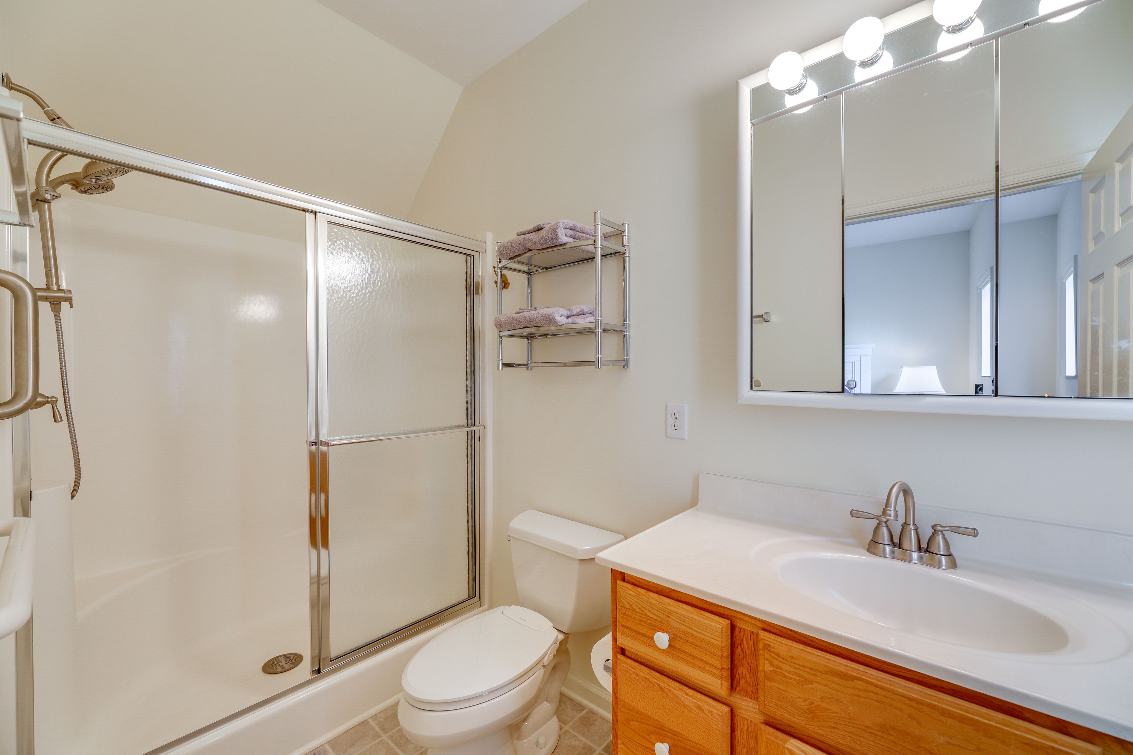 En-Suite Bathroom | 1st Floor | Towels Provided