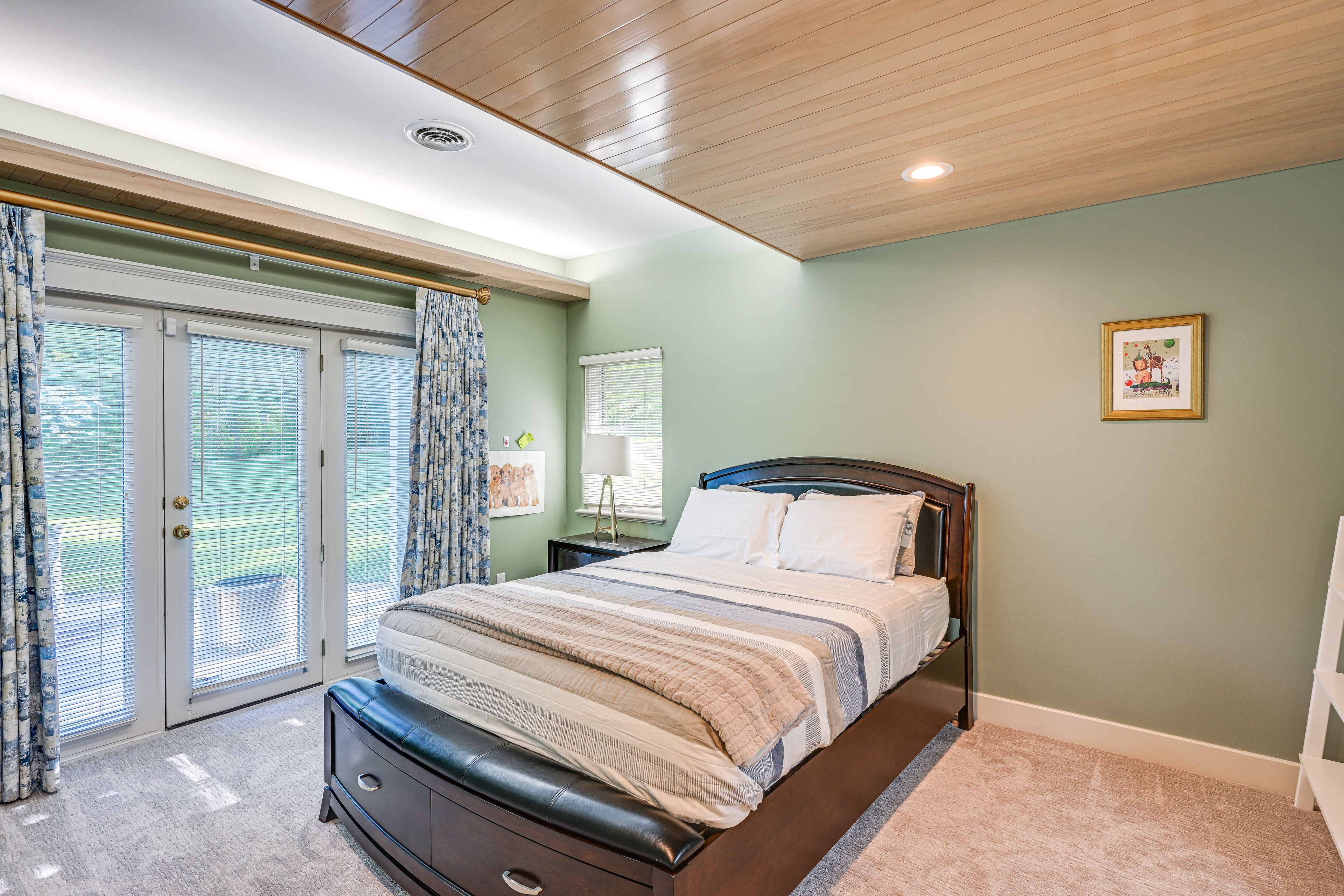 Bedroom 4 | Basement | Queen Bed