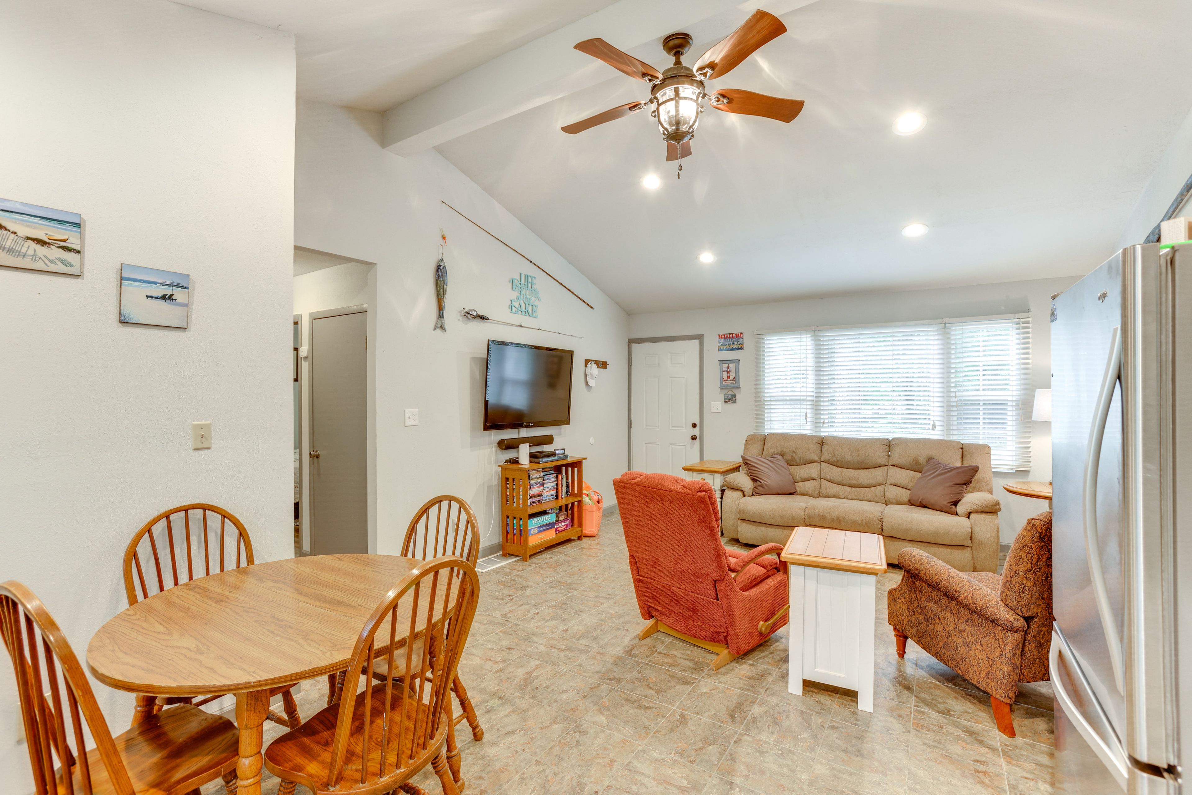 Dining Area | Dishware & Flatware