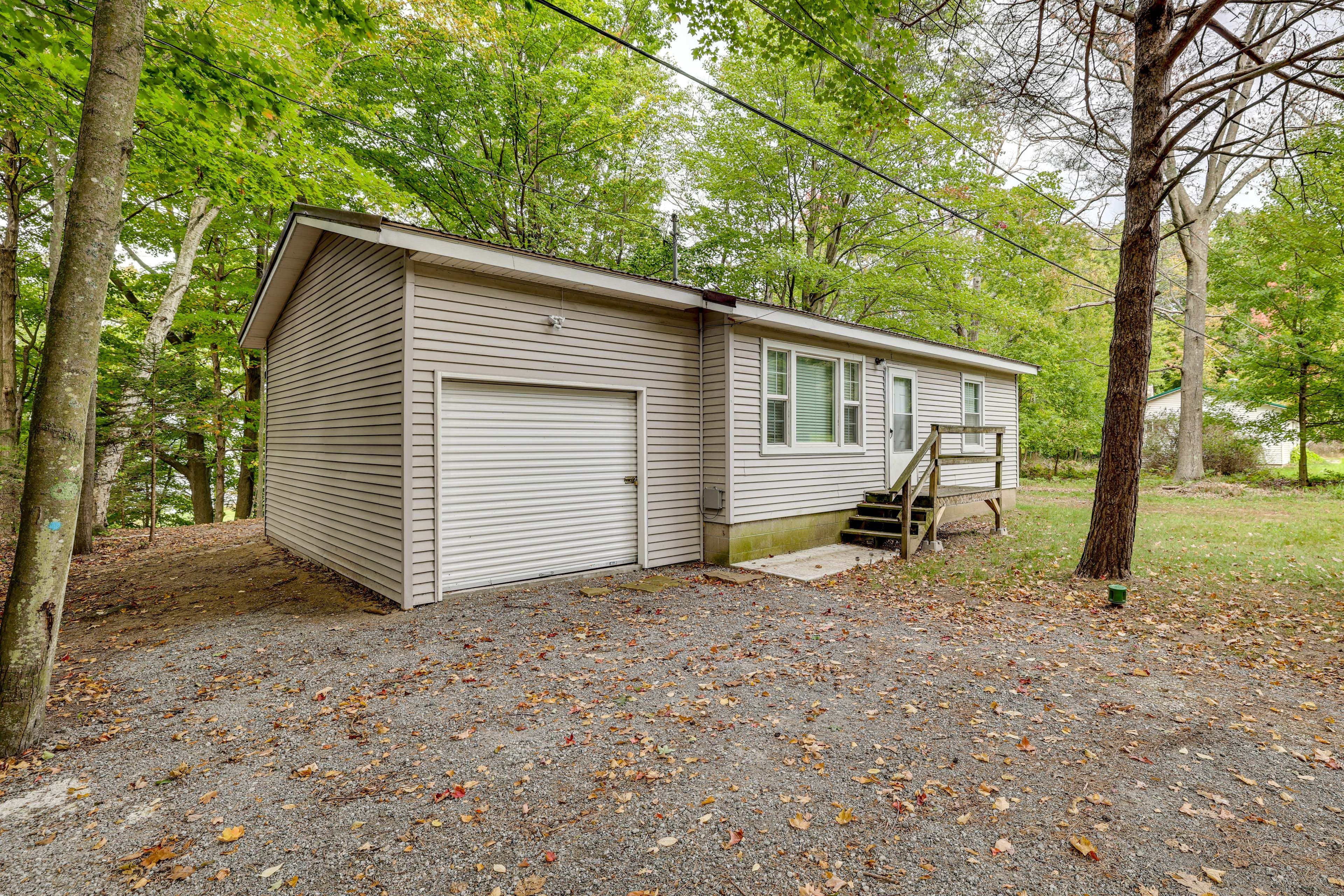Parking | Driveway (4 Vehicles) | Boat/Trailer Parking Allowed