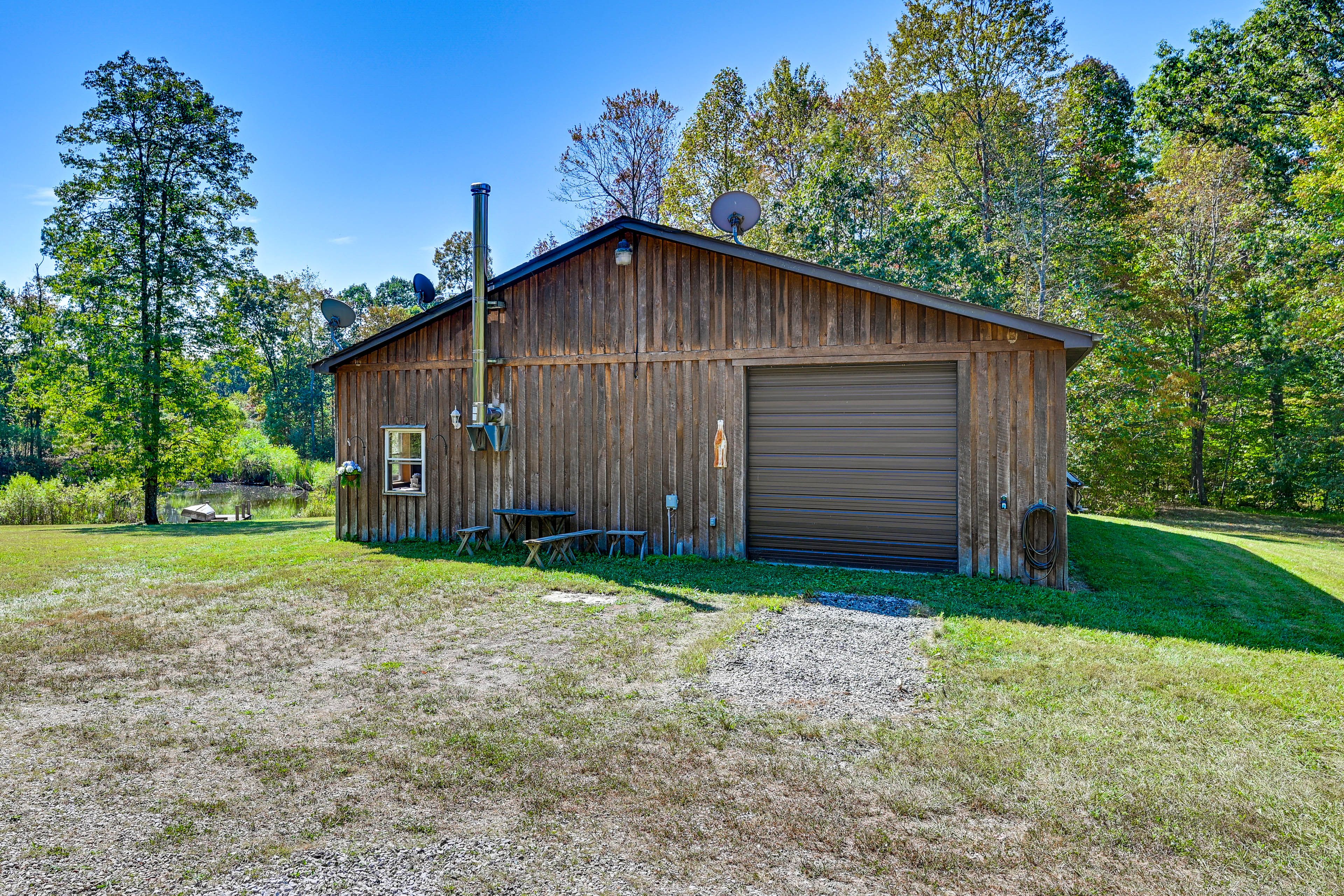 Parking | Driveway (5 Vehicles) | Trailer Parking