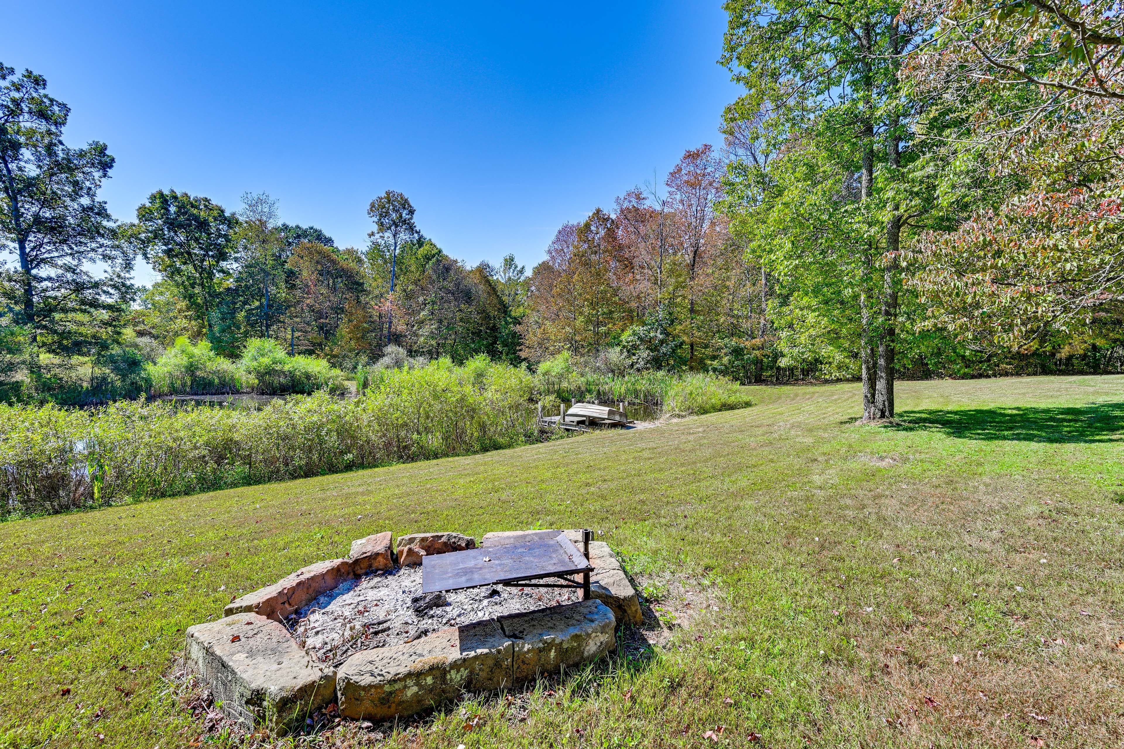 Fire Pit | Pond Access