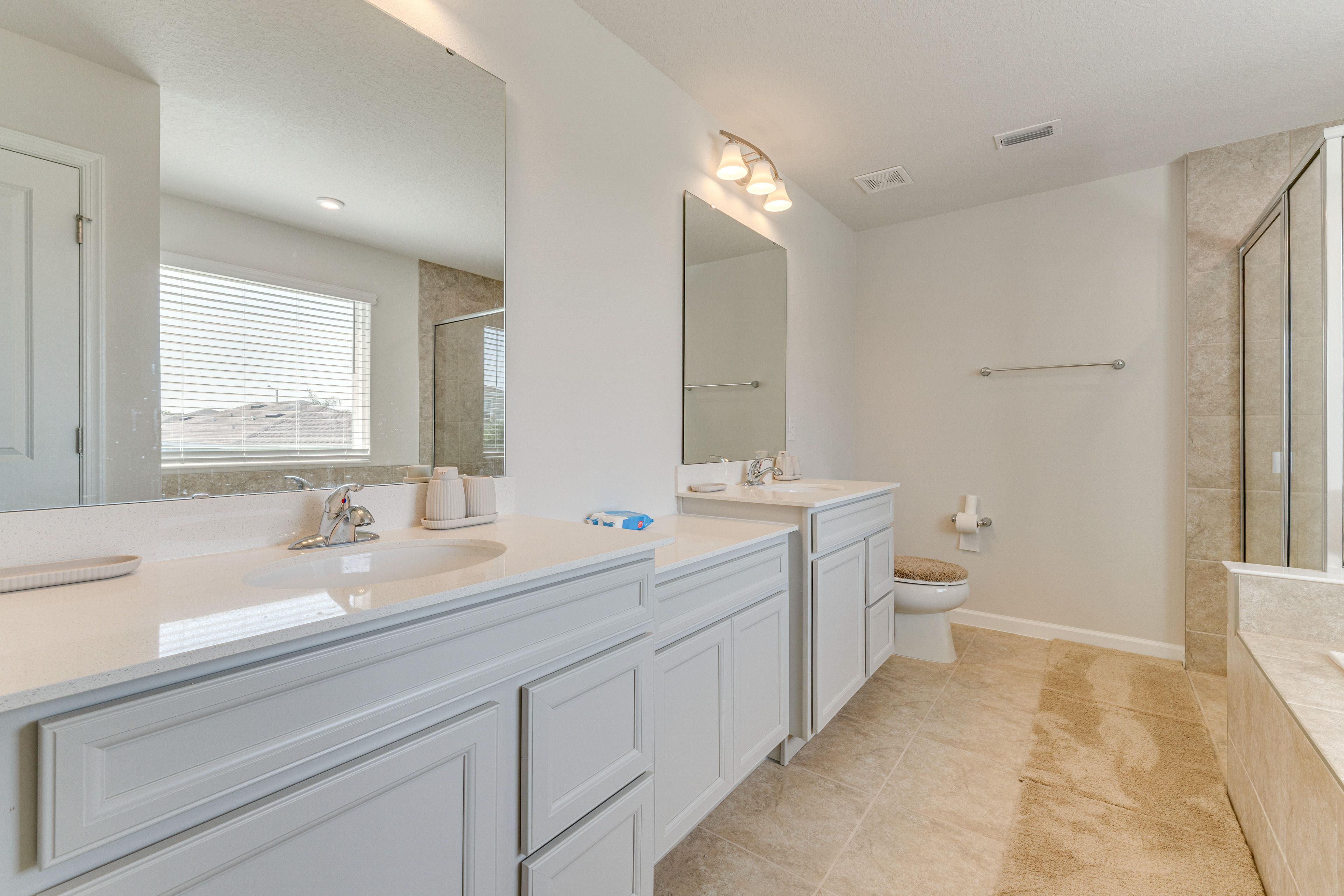 Full Bathroom | 2nd Floor