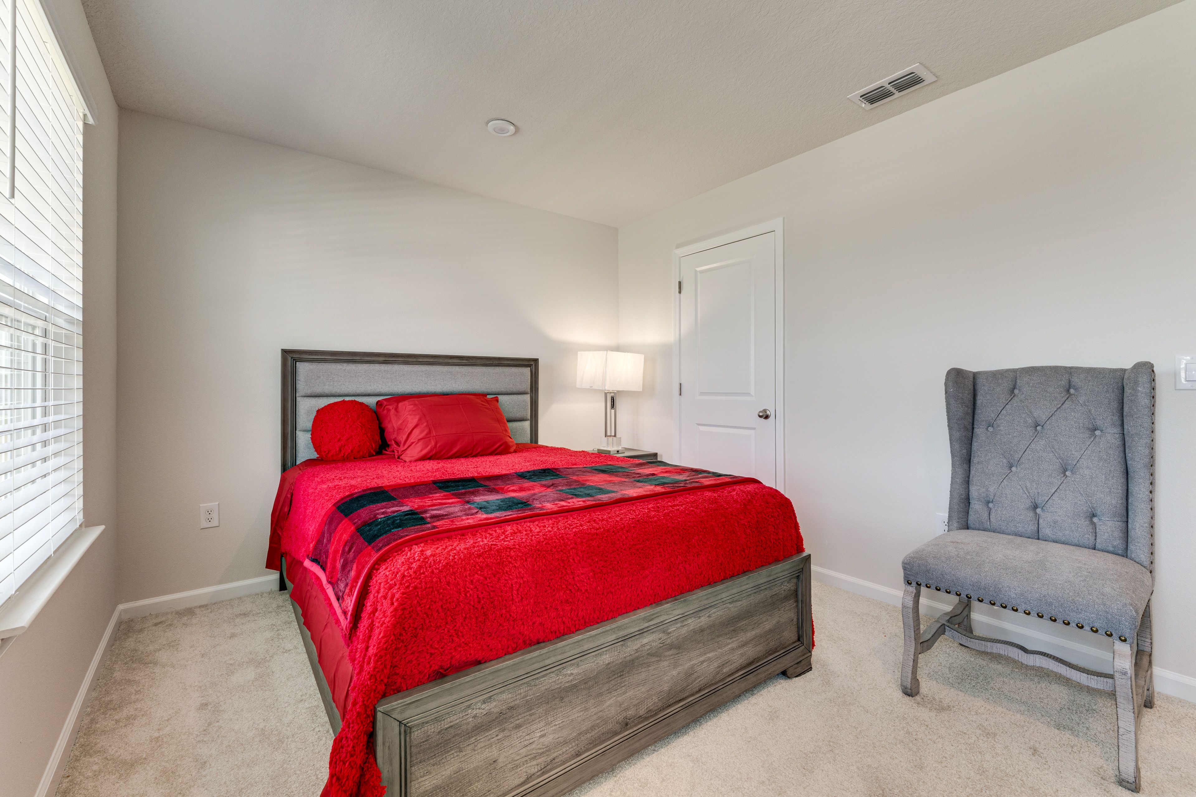 Bedroom 2 | 2nd Floor | Queen Bed