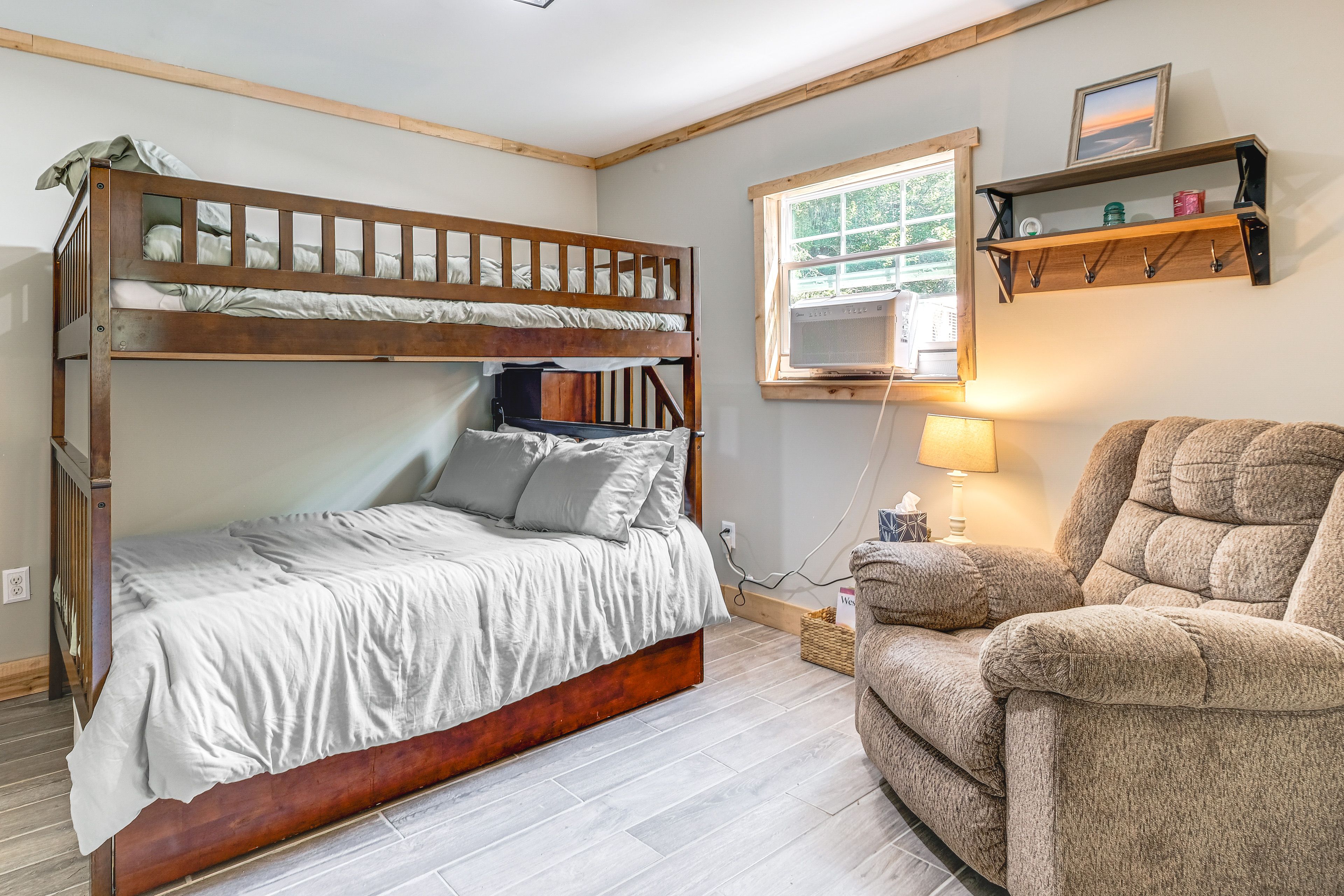 Bedroom | Full Bunk Bed w/ Twin Trundle | Linens