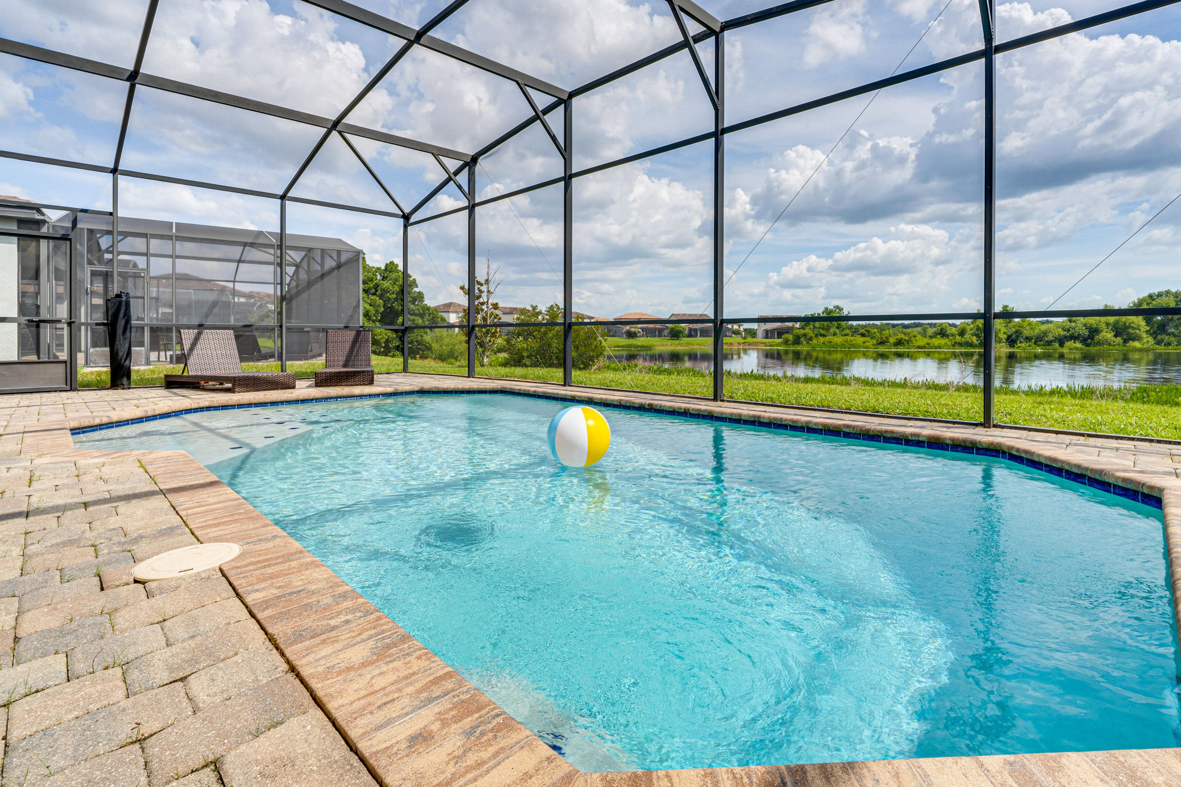 Haines City Vacation Rental | 4BR | 4.5BA | 1 Step to Enter | 2,500 Sq Ft