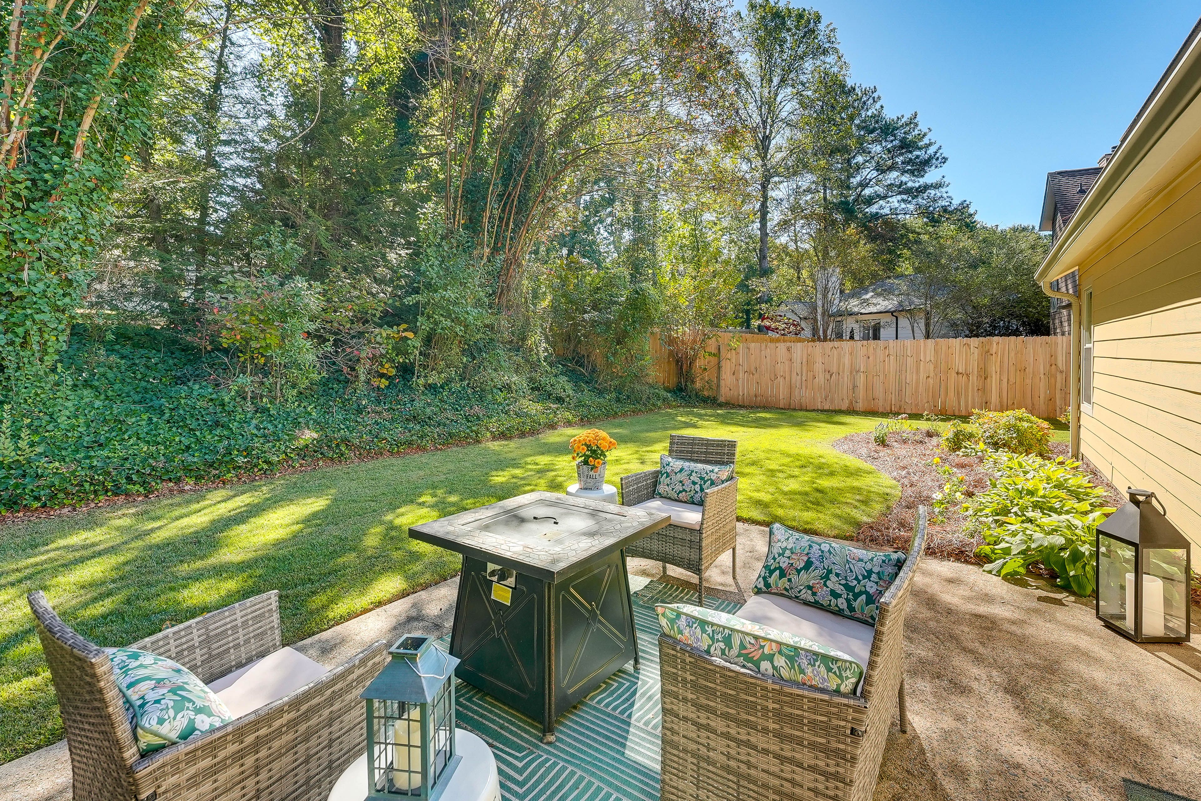 Kennesaw Vacation Rental | 3BR | 2BA | 1,545 Sq Ft | Step-Free Entry