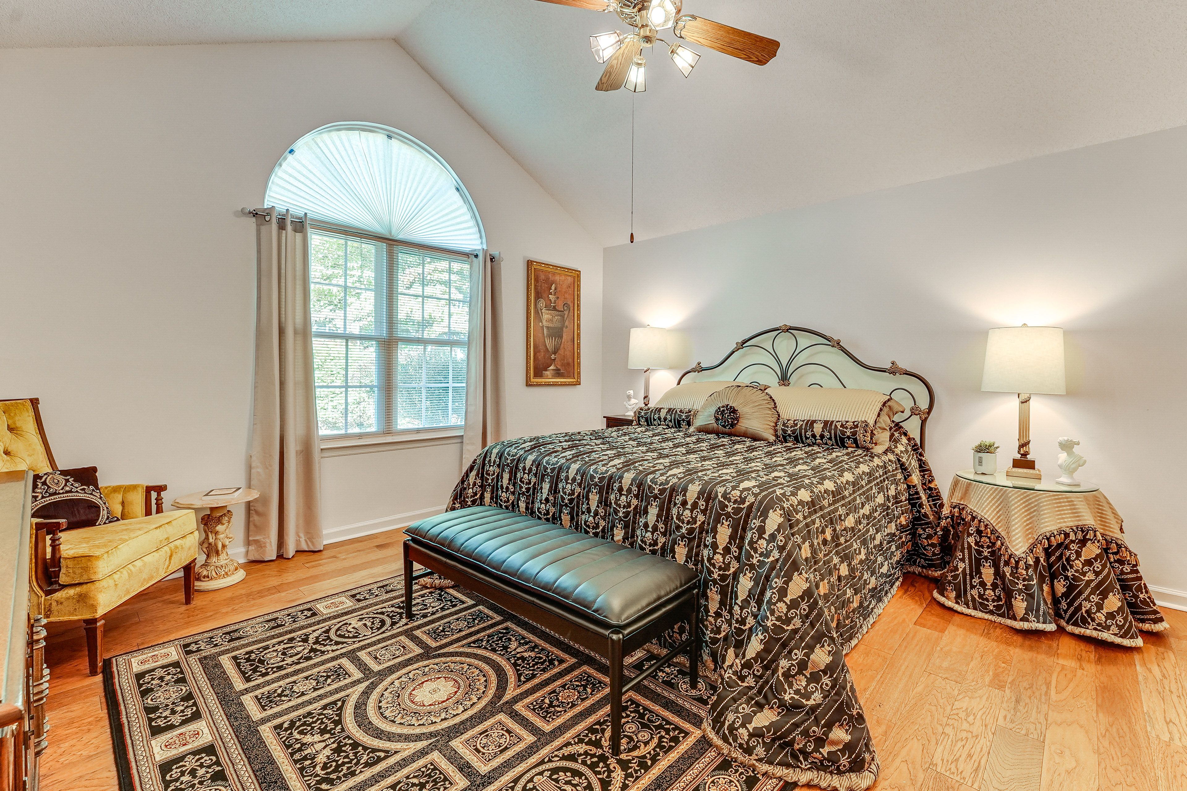 Bedroom 1 | King Bed | Linens Provided | En-Suite Bathroom