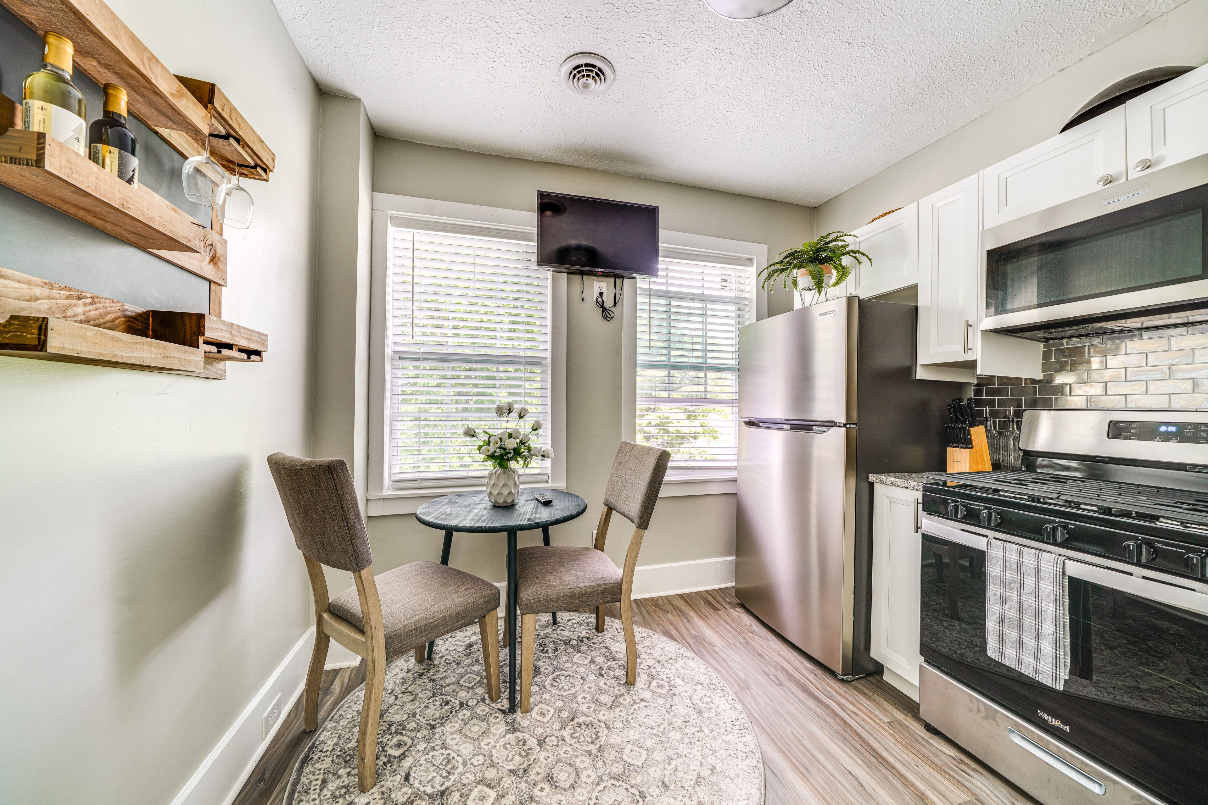 Kitchen | Dining Area | Cooking Basics | Dishware/Flatware