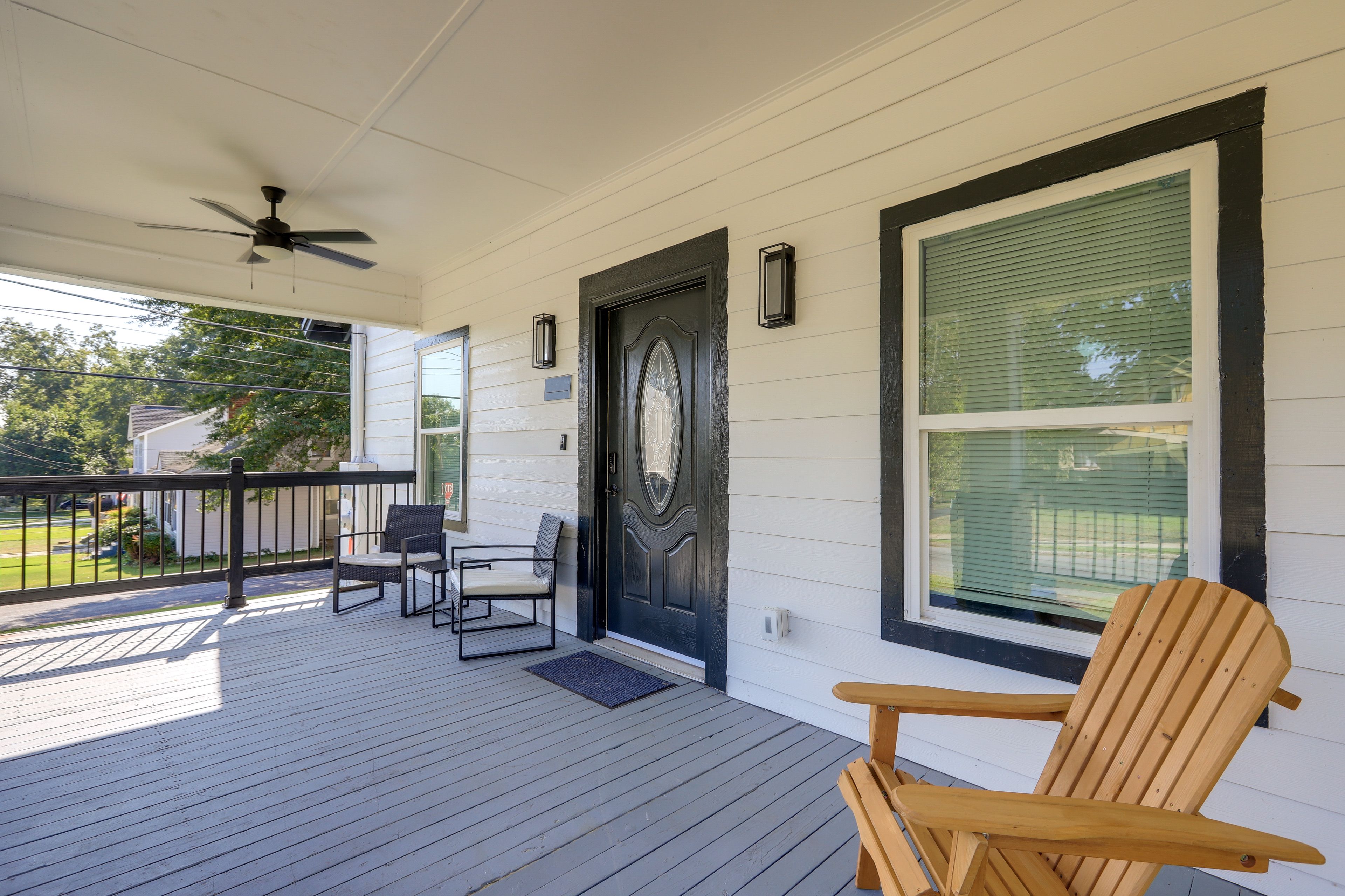 Covered Porch | Outdoor Seating