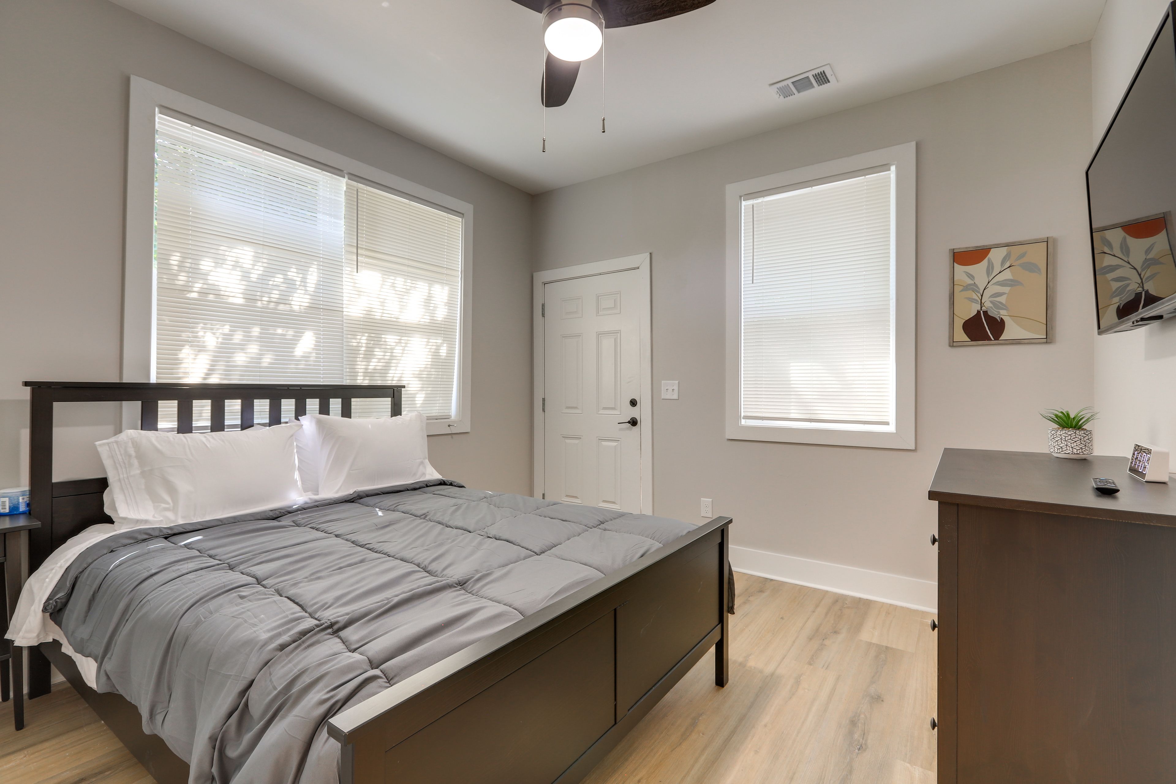 Bedroom 1 | Queen Bed | Linens Provided