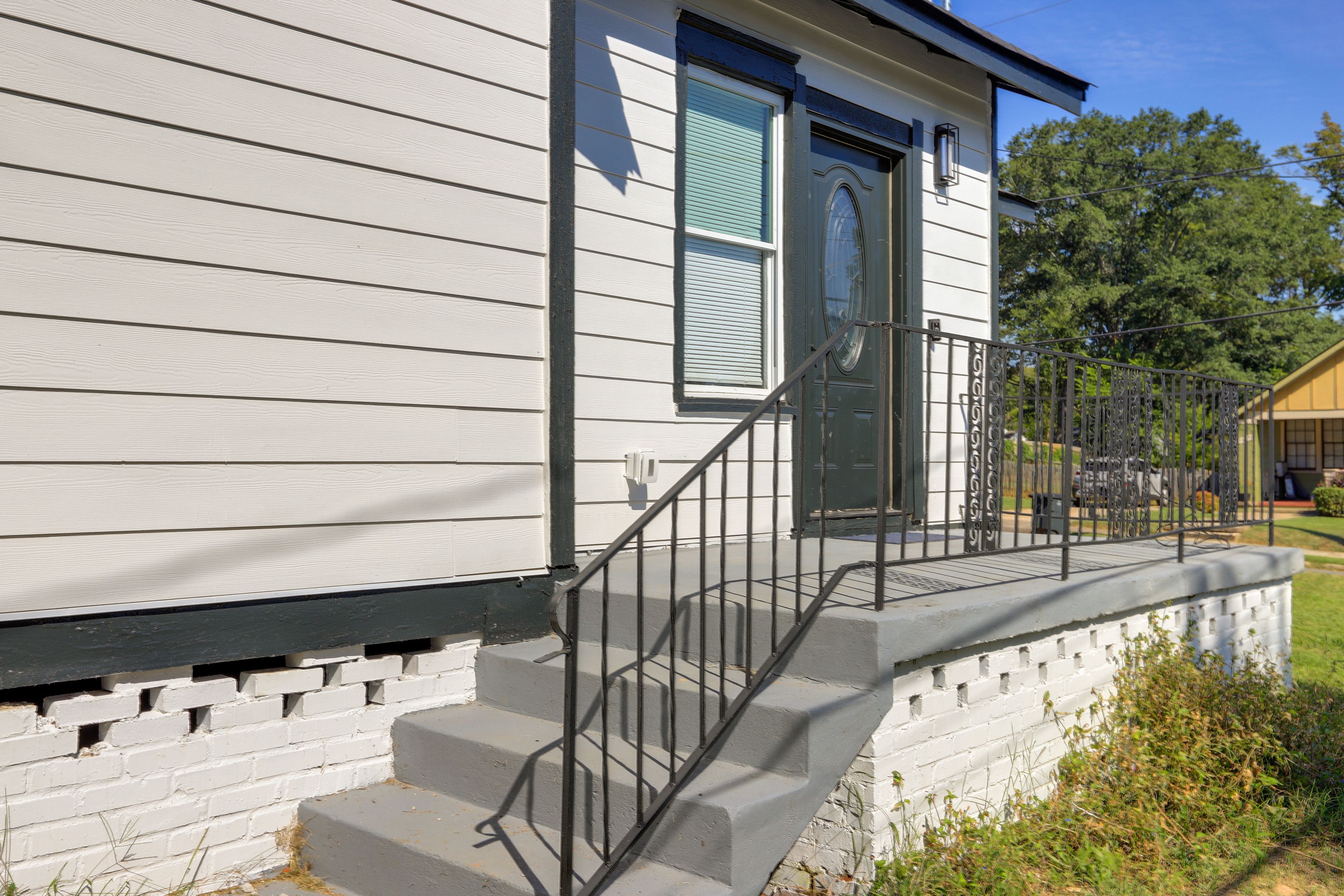 Exterior | Entryway