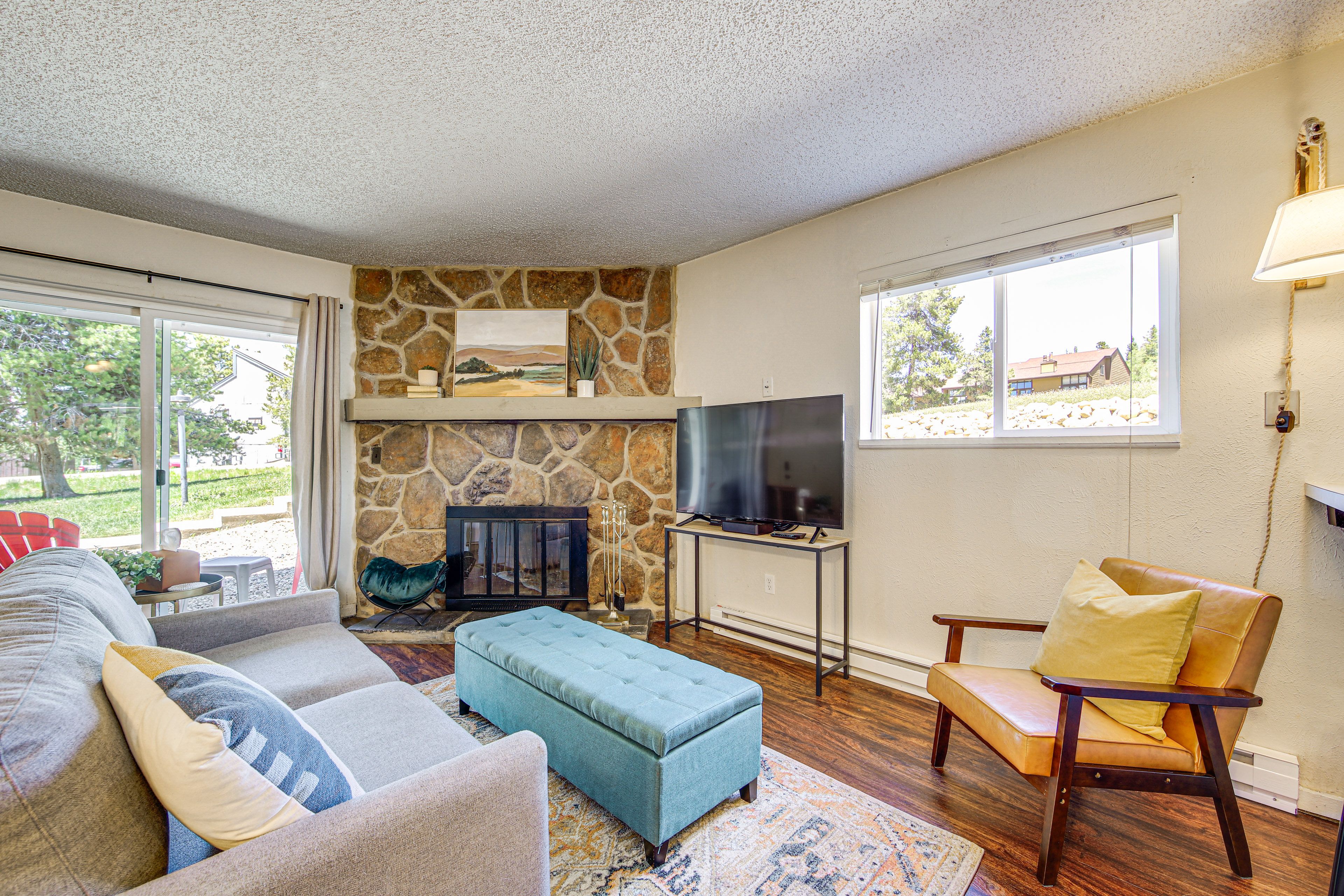 Living Room | Full Sleeper Sofa | Fireplace | Smart TV | Books/Board Games