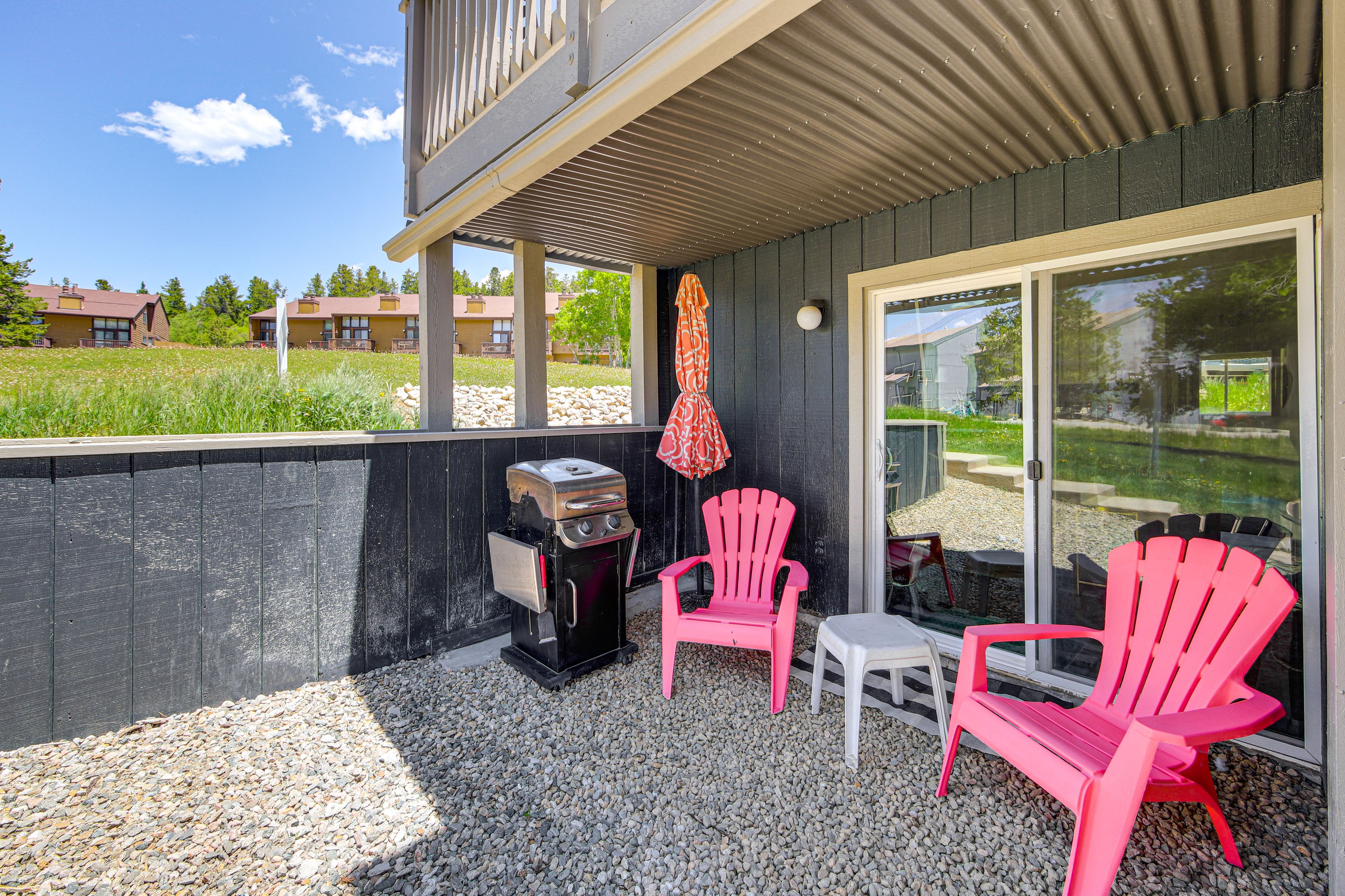 Property Exterior | Private Patio