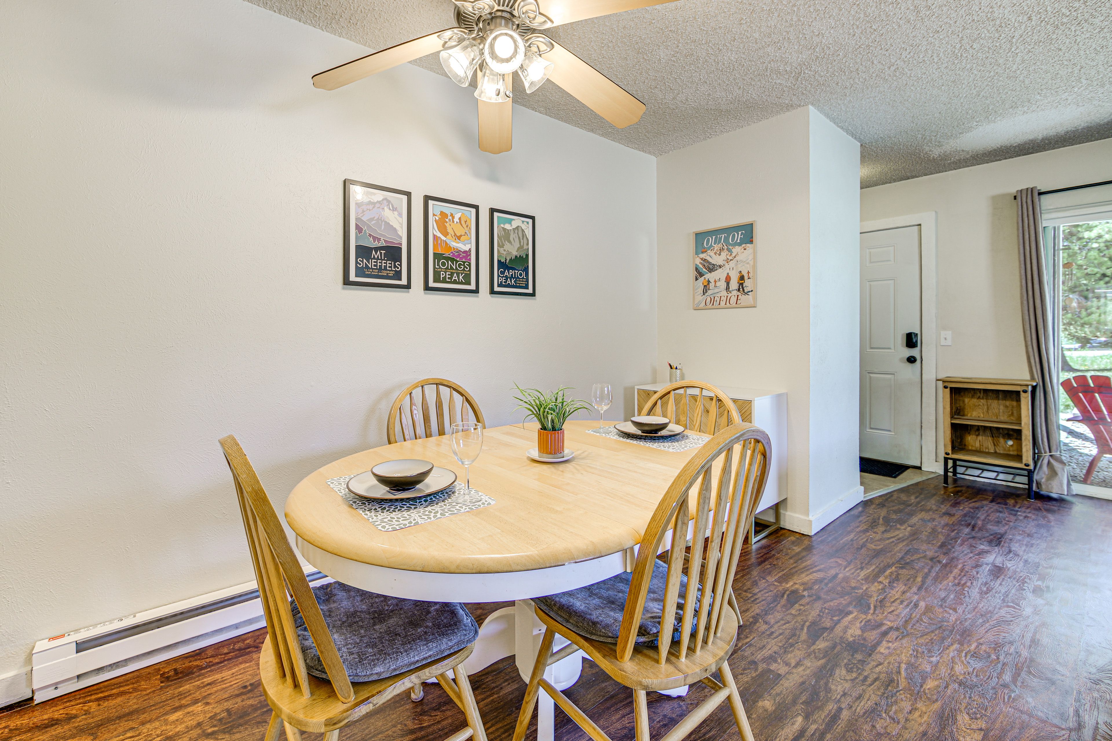Dining Area | Dishware/Flatware