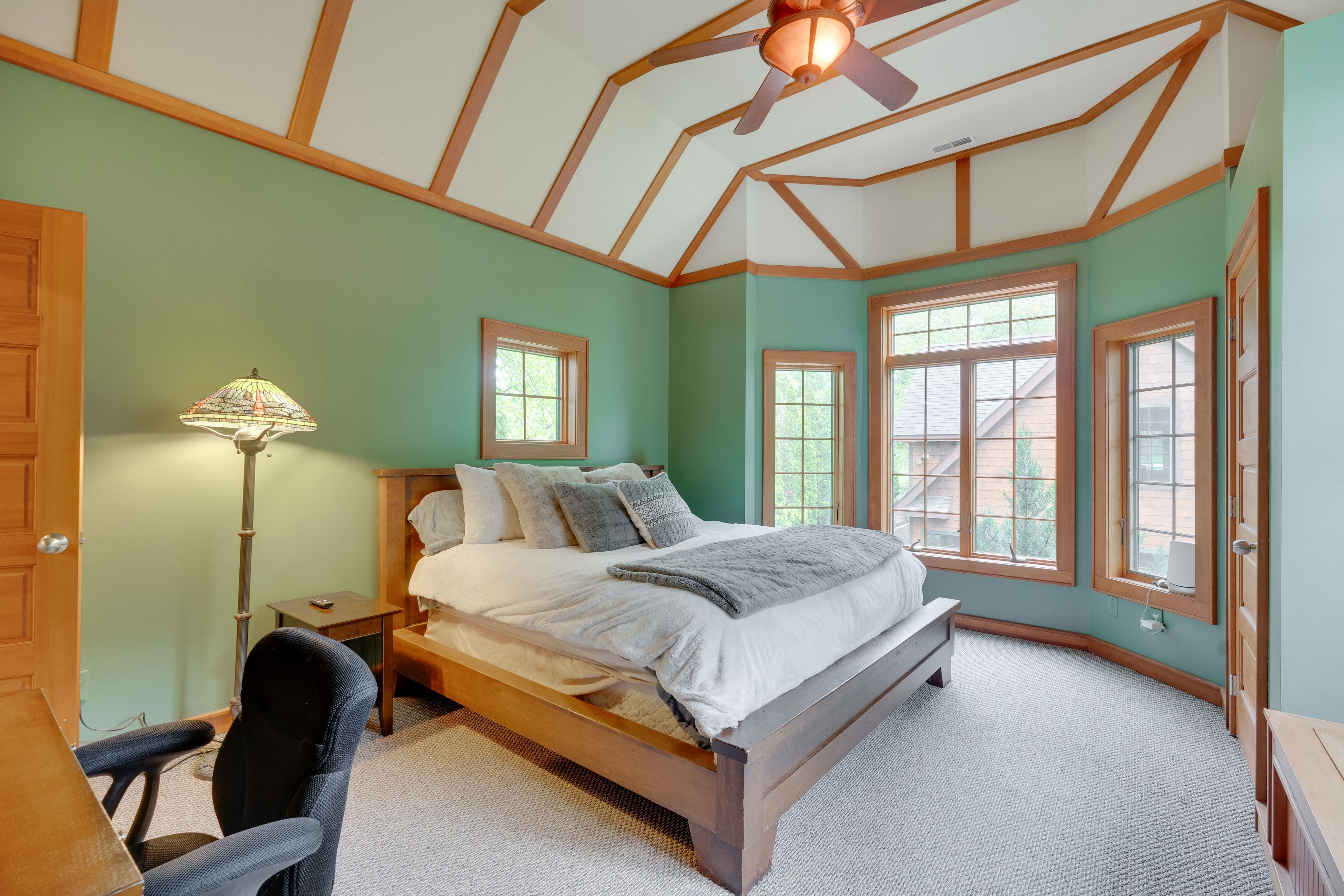 Bedroom 2 | 3rd Floor | Queen Bed | Linens Provided