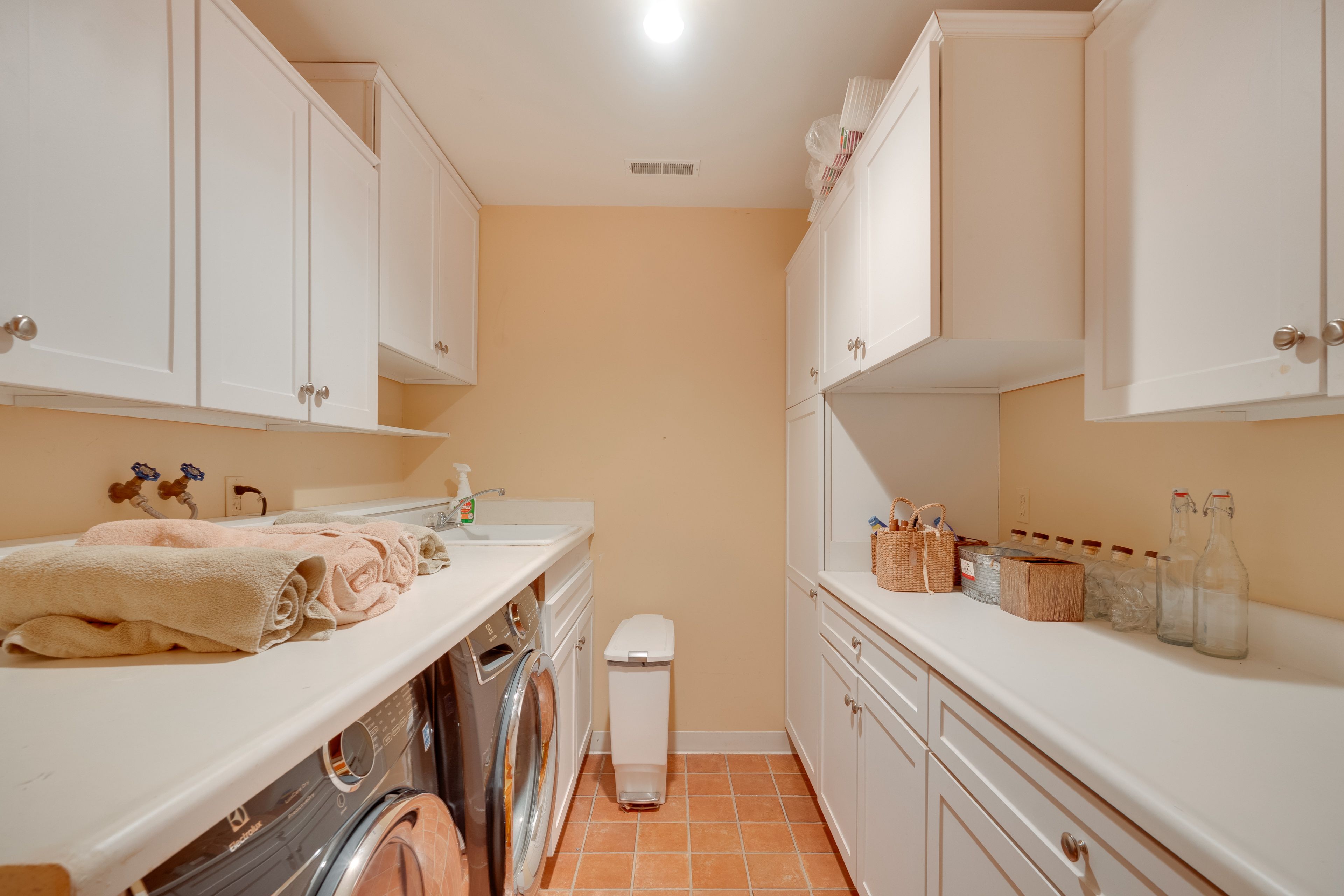 Laundry Room | 2nd Floor | Washer & Dryer