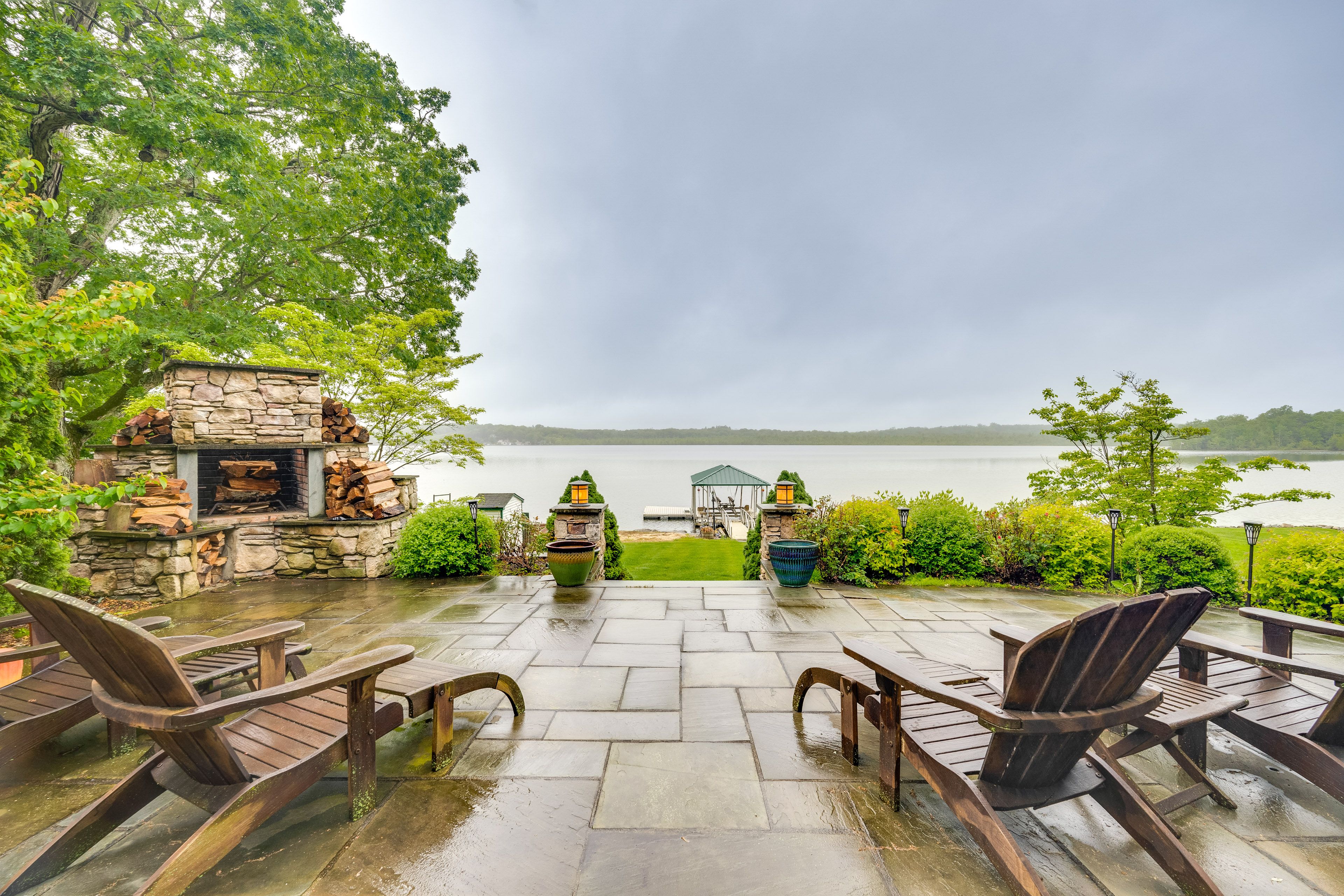 Newburgh Vacation Rental | 3BR | 2.5BA | 4 Steps to Enter | 2,800 Sq Ft