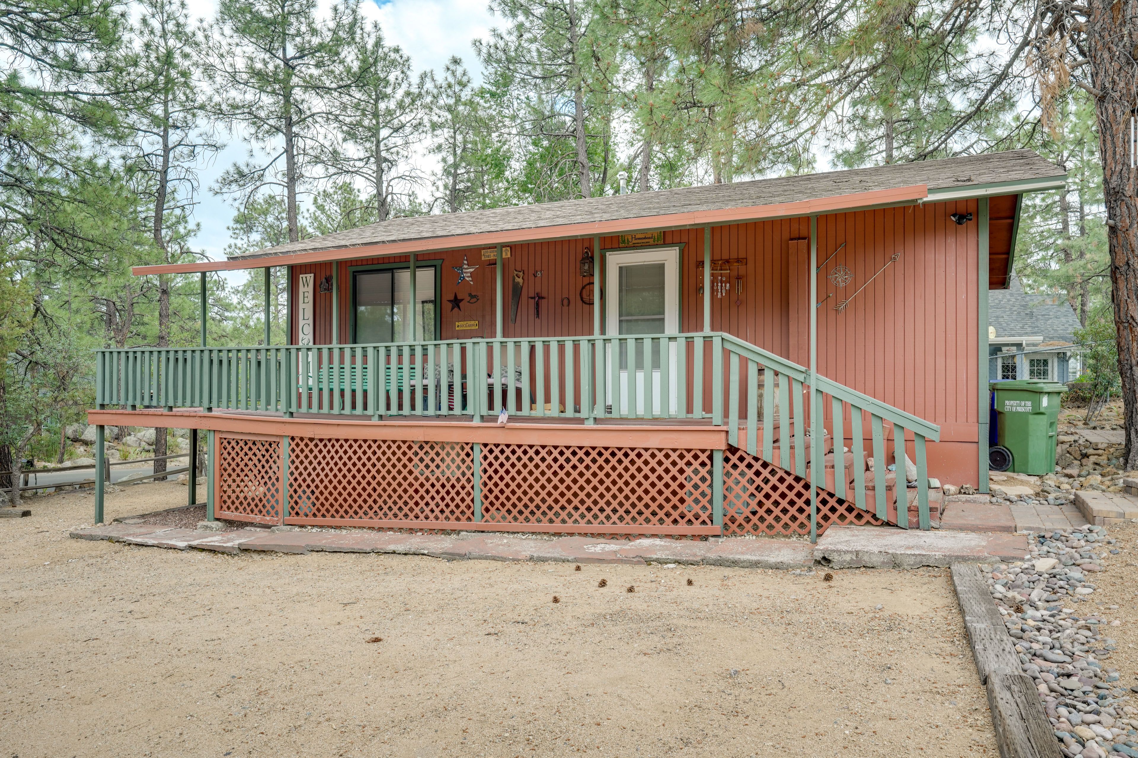 Cabin Exterior | Parking | Shared Driveway (3 Vehicles)