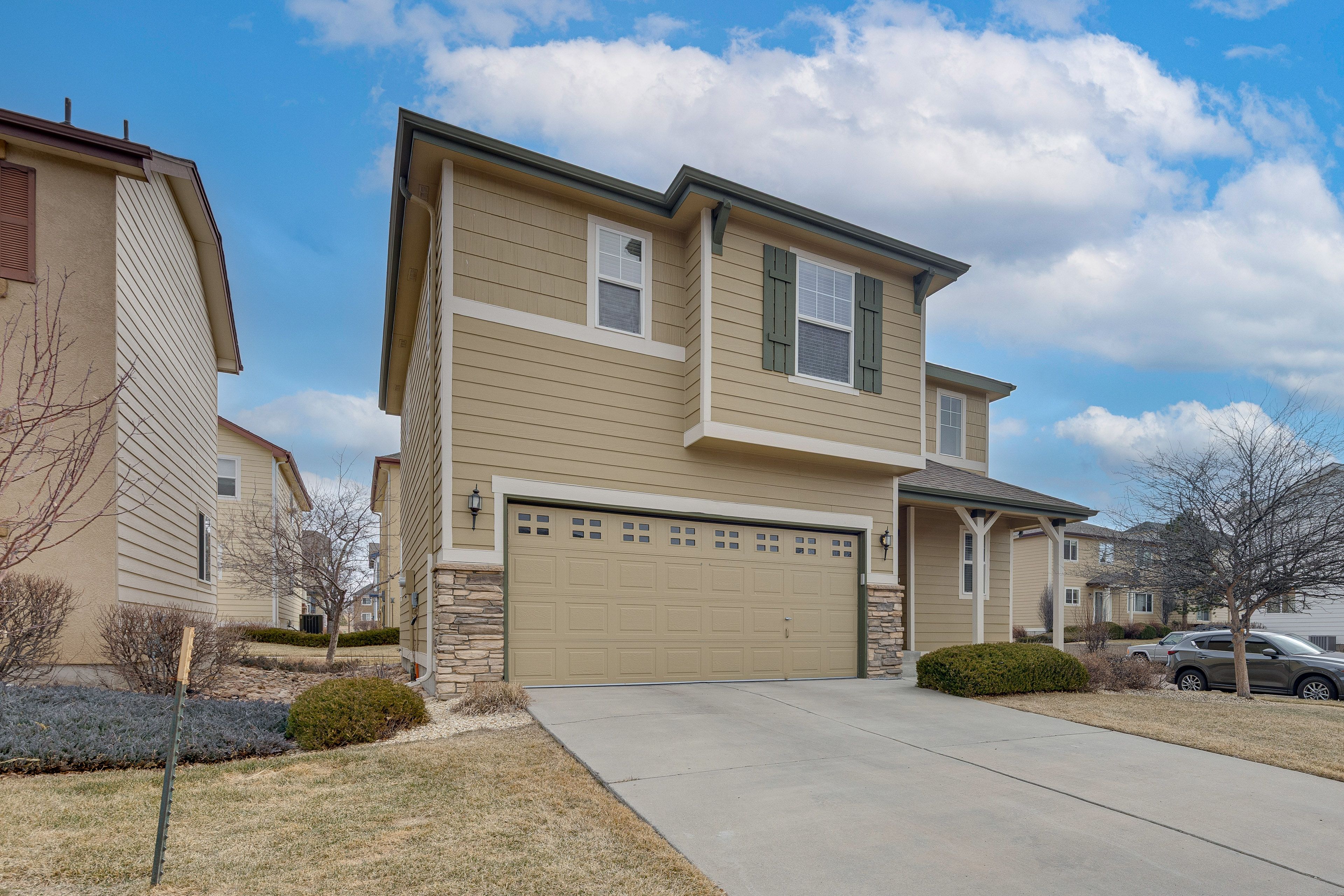 House Exterior | Garage (1 Vehicle) | Driveway (4 Vehicles) | Street Parking
