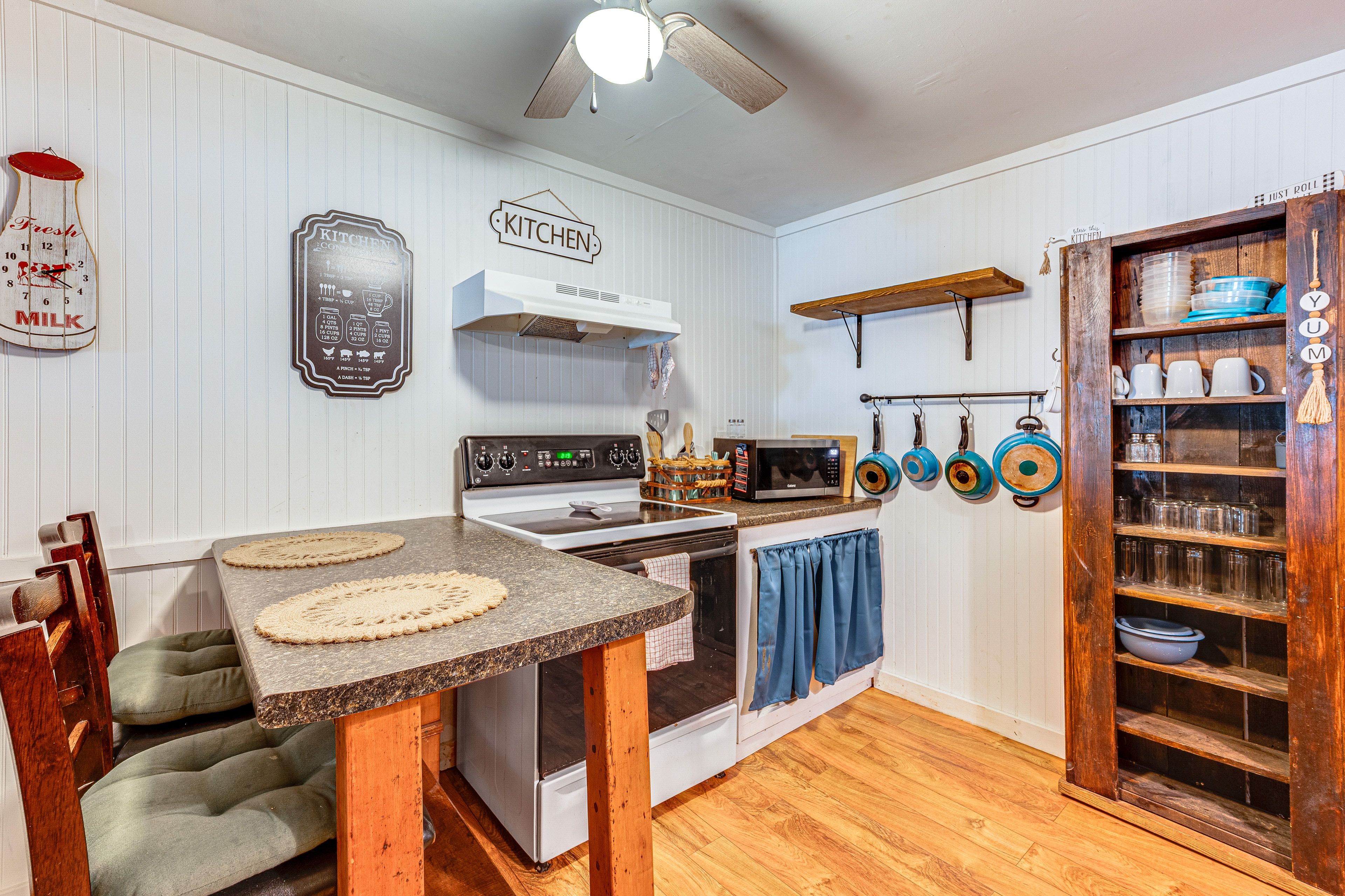 Kitchen | Cooking Basics | Single-Story Studio