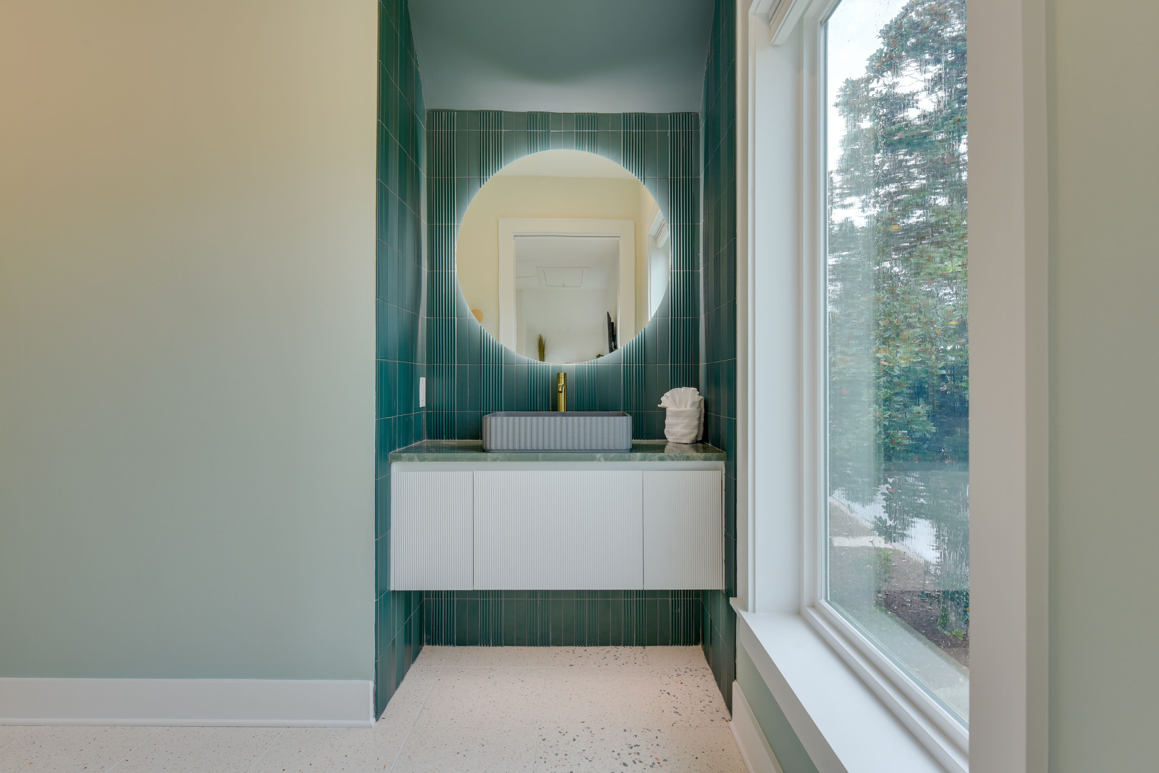 En-Suite Bathroom | Bathtub | Shower | Upper Level