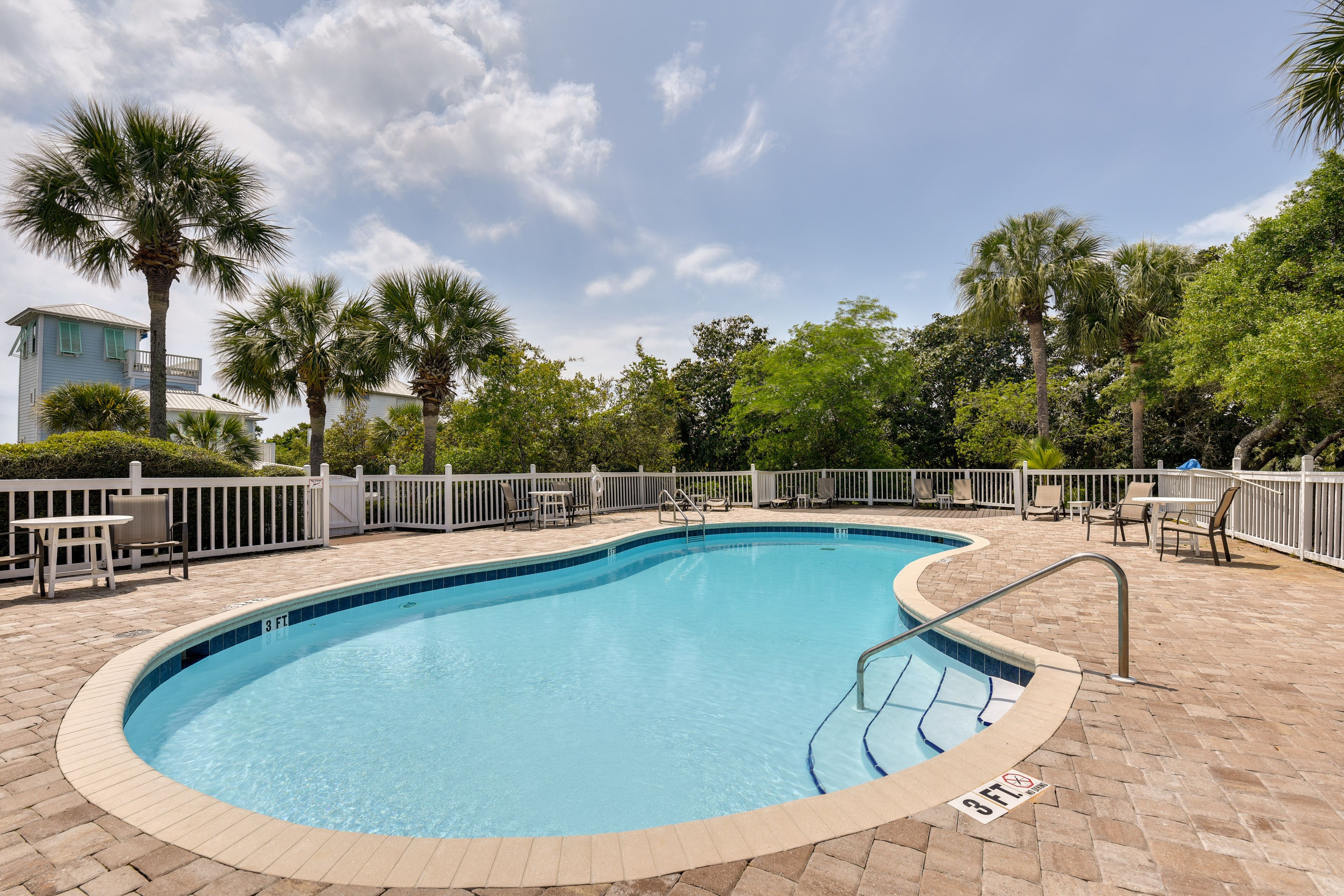 Calypso Pointe Community Pool