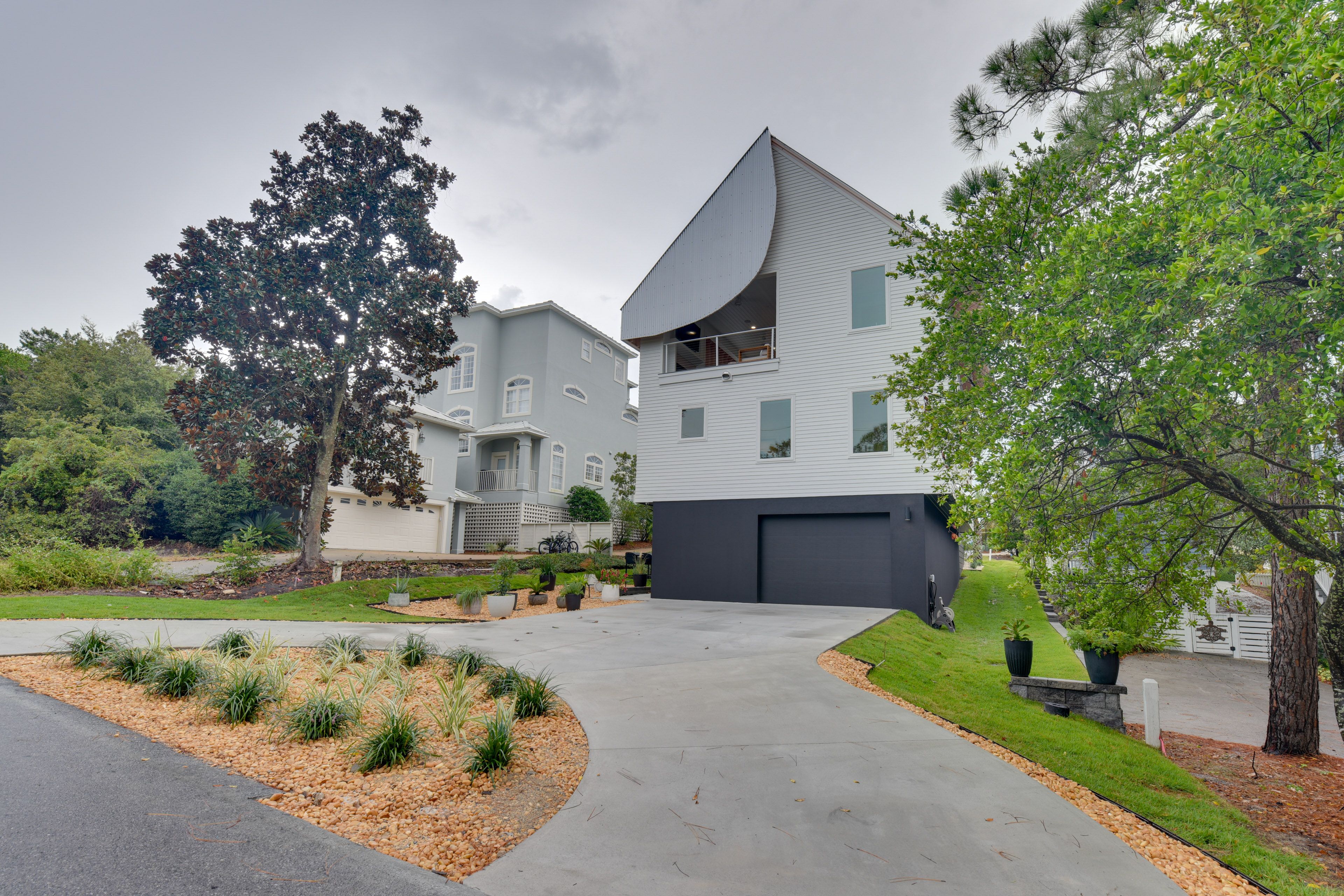 Duplex Exterior | Single-Story Unit