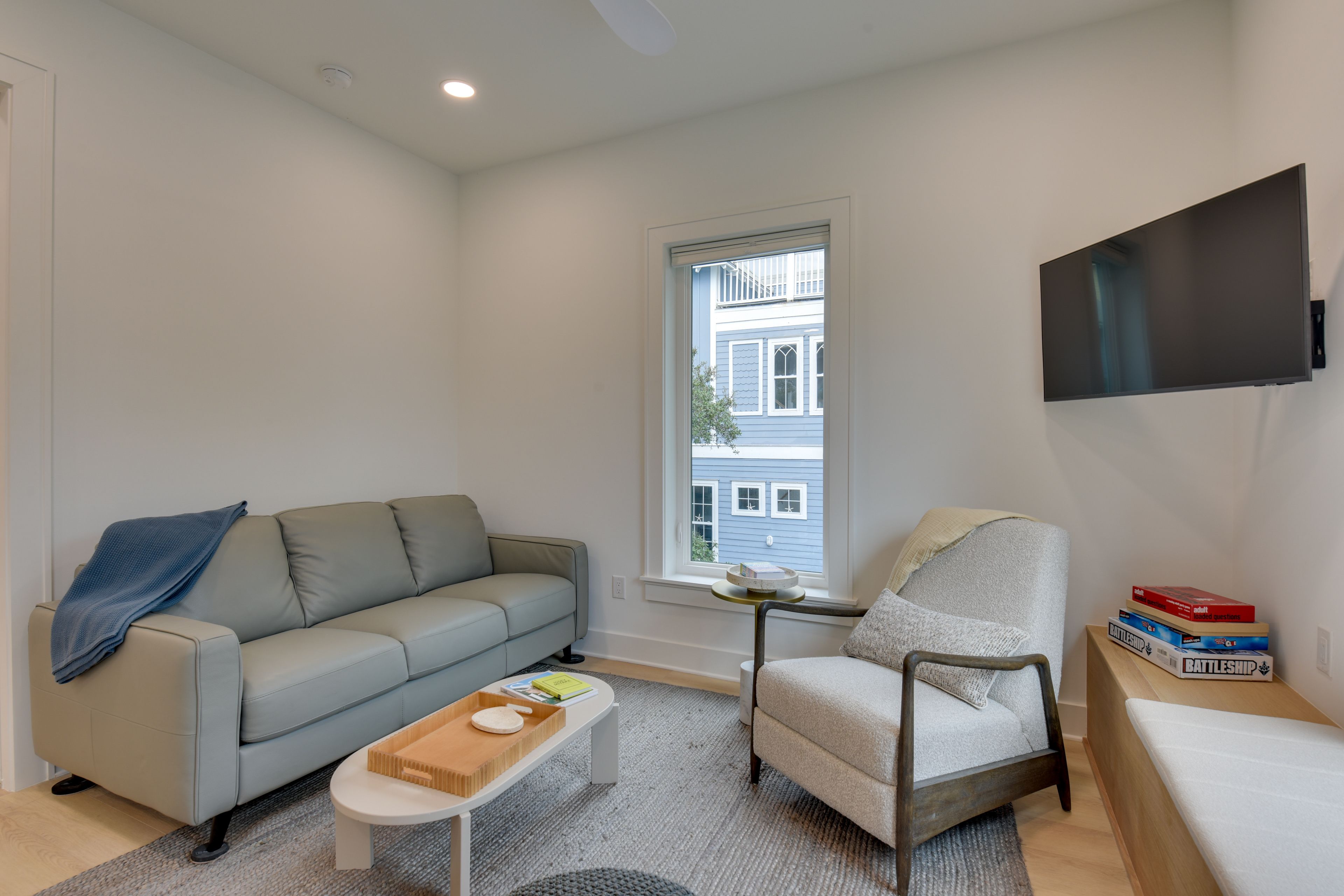 Living Room | Queen Sleeper Sofa | Smart TV | Board Games