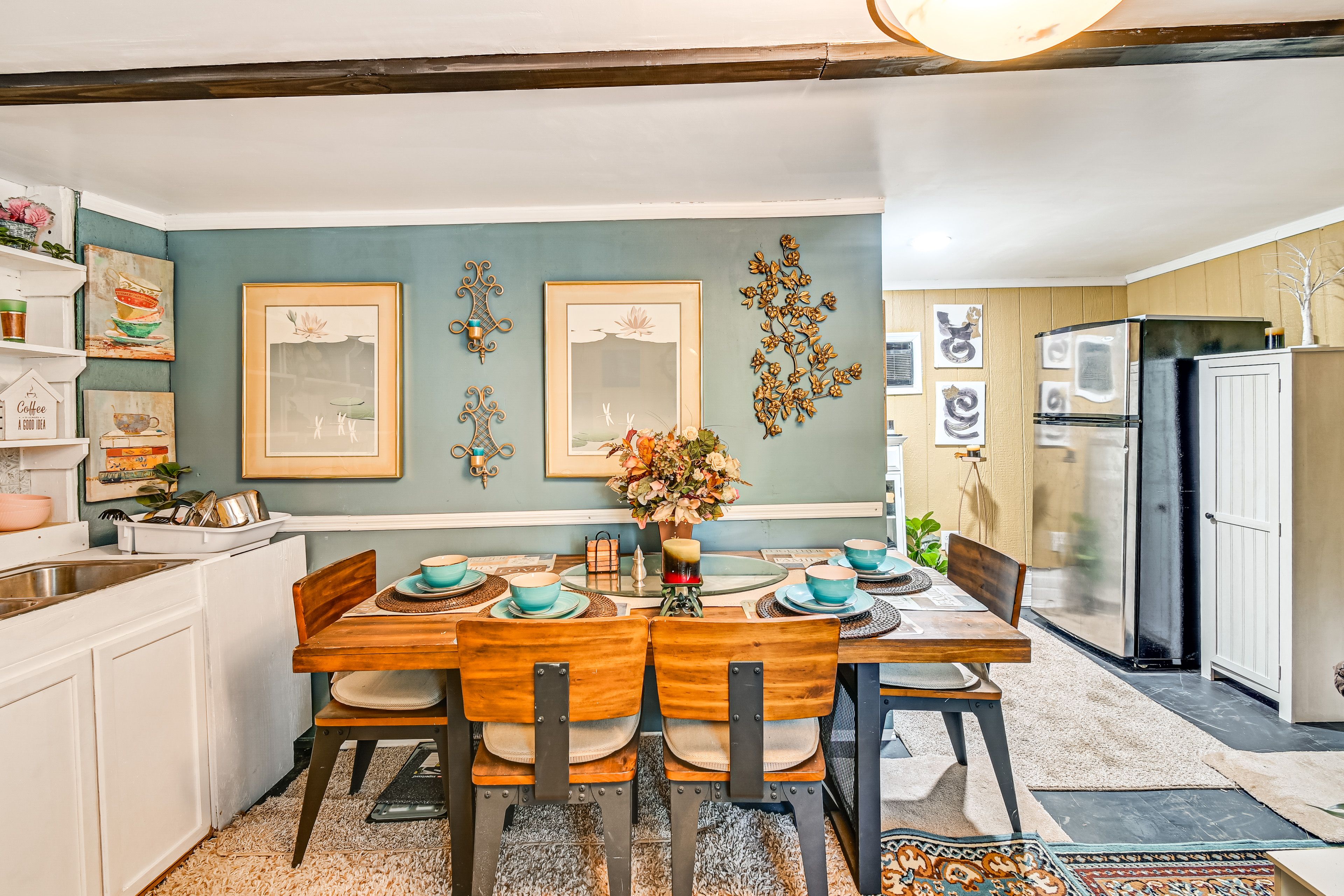 Dining Area | Dishware/Flatware
