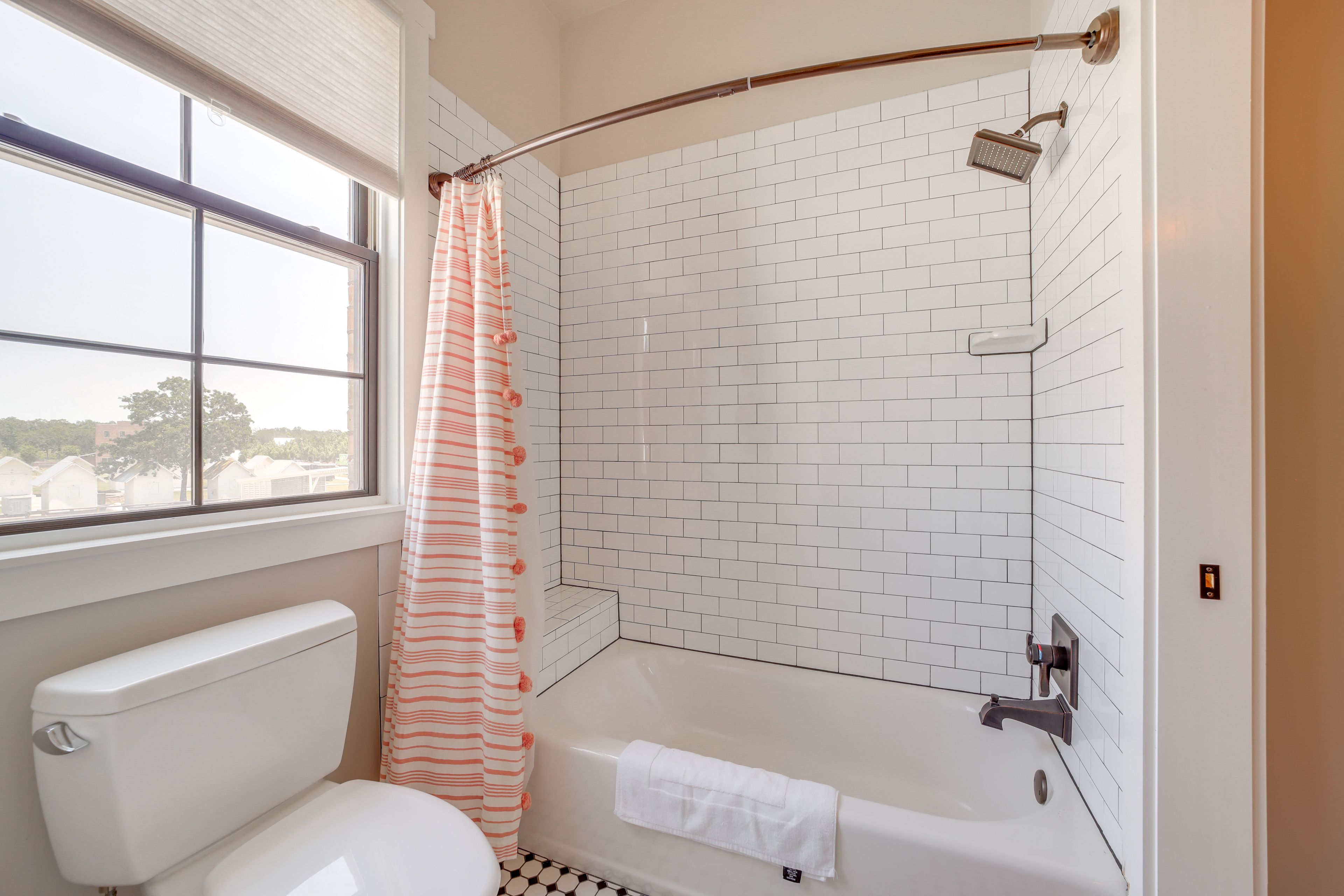 Full Bathroom | Towels Provided | 2nd Floor