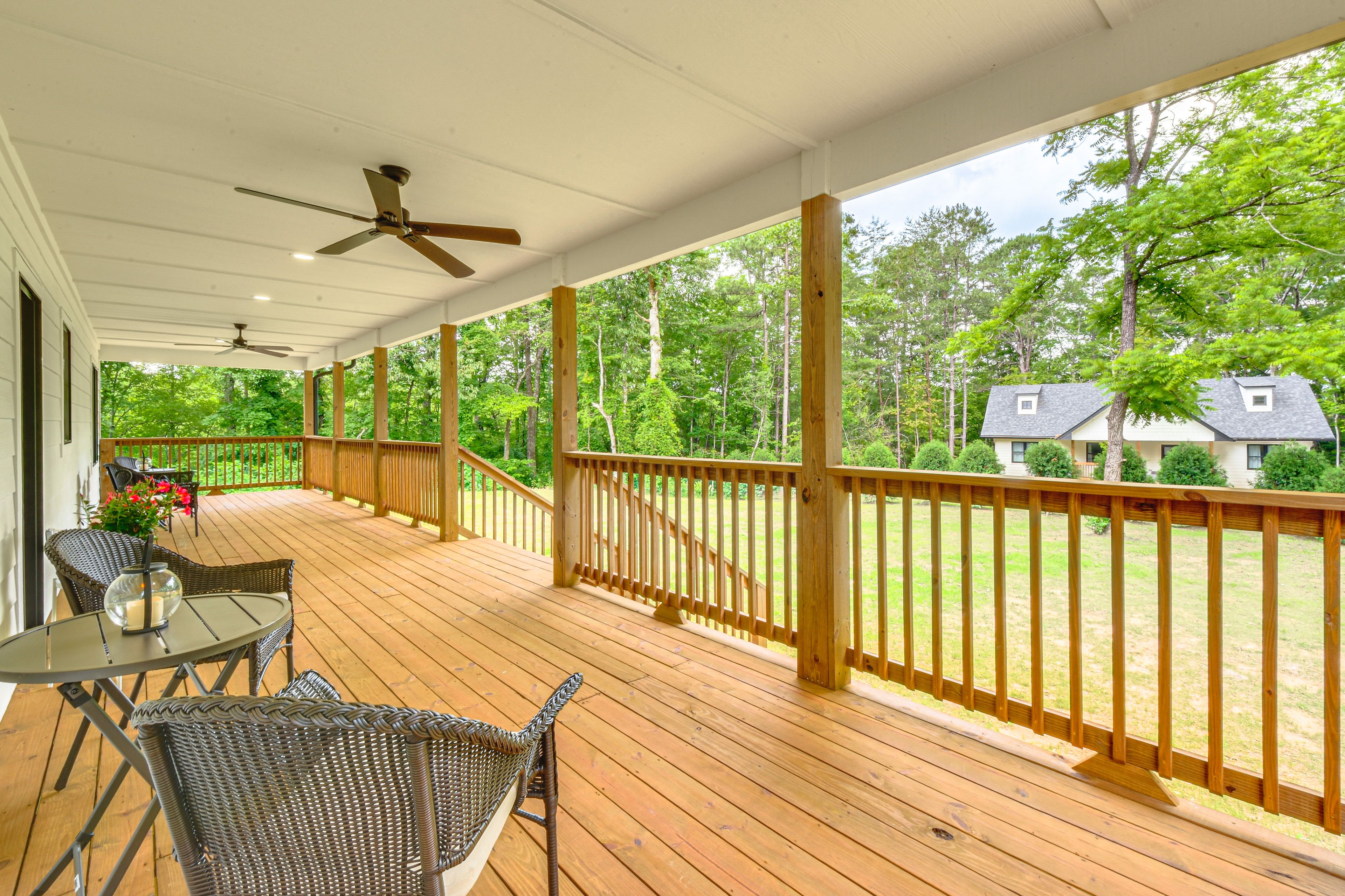 Private Porch | Outdoor Seating