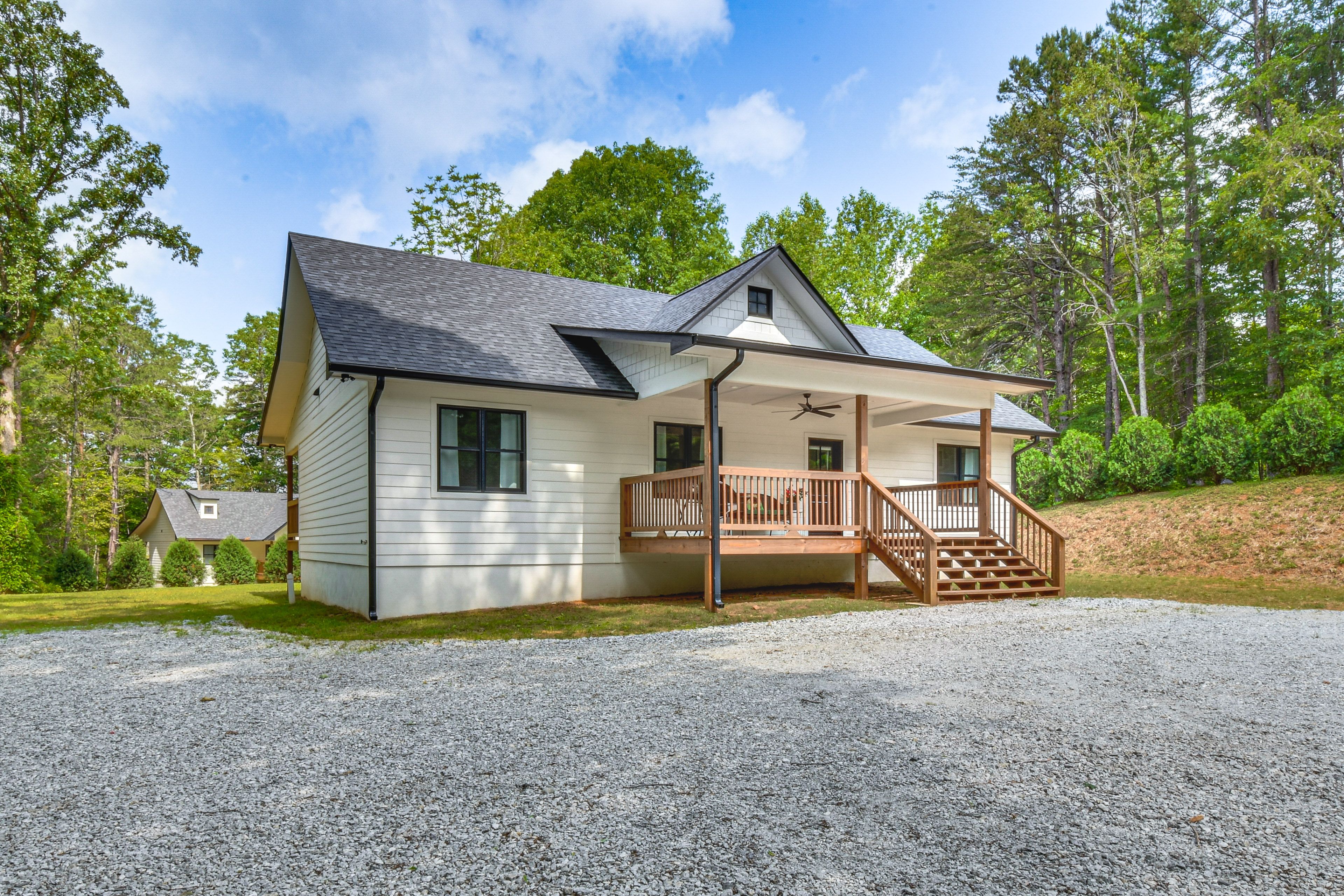 Tiger Vacation Rental | 3BR | 2BA | Steps Required | 1,200 Sq Ft