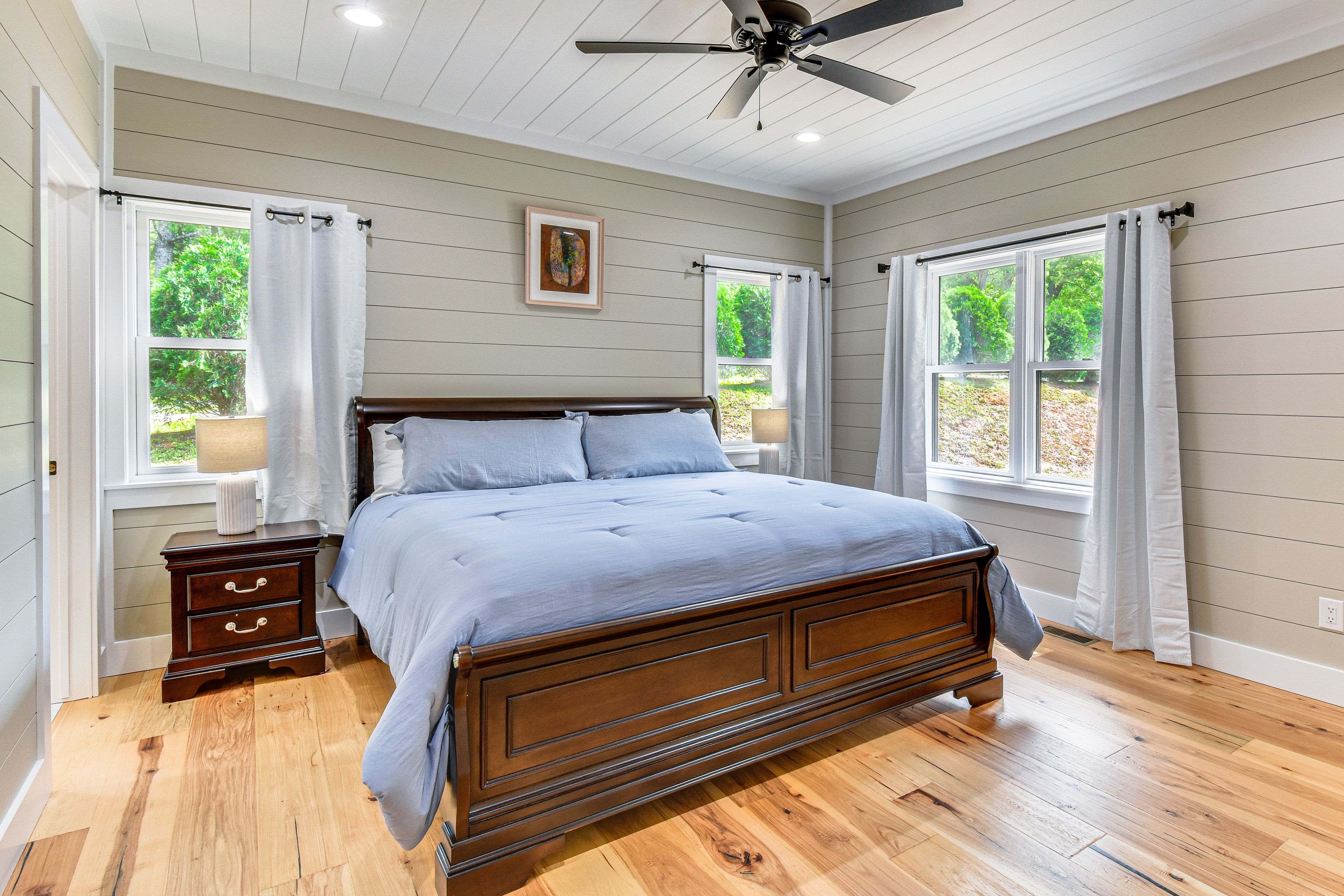 Bedroom 1 | King Bed
