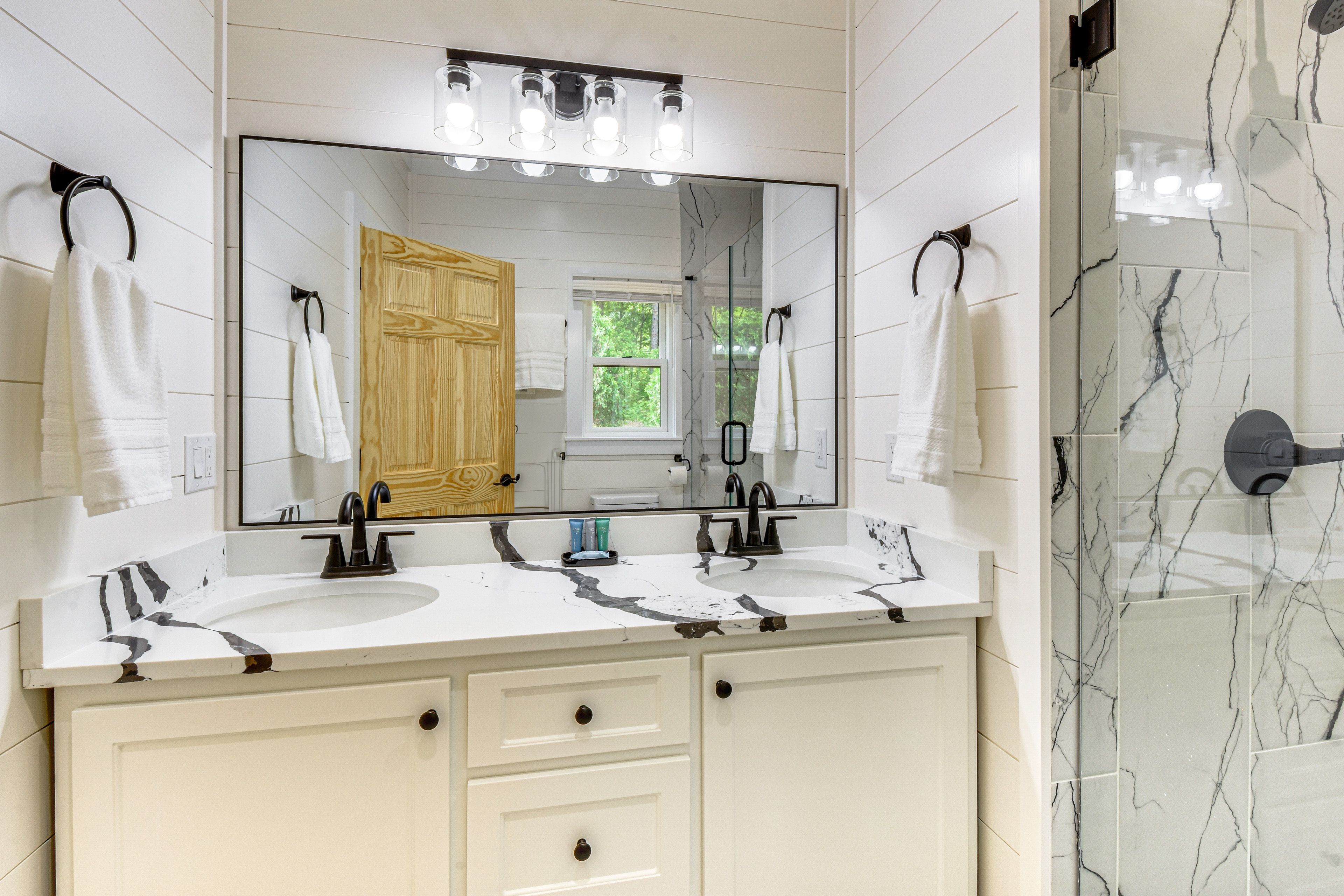 En-Suite Bathroom | Towels Provided