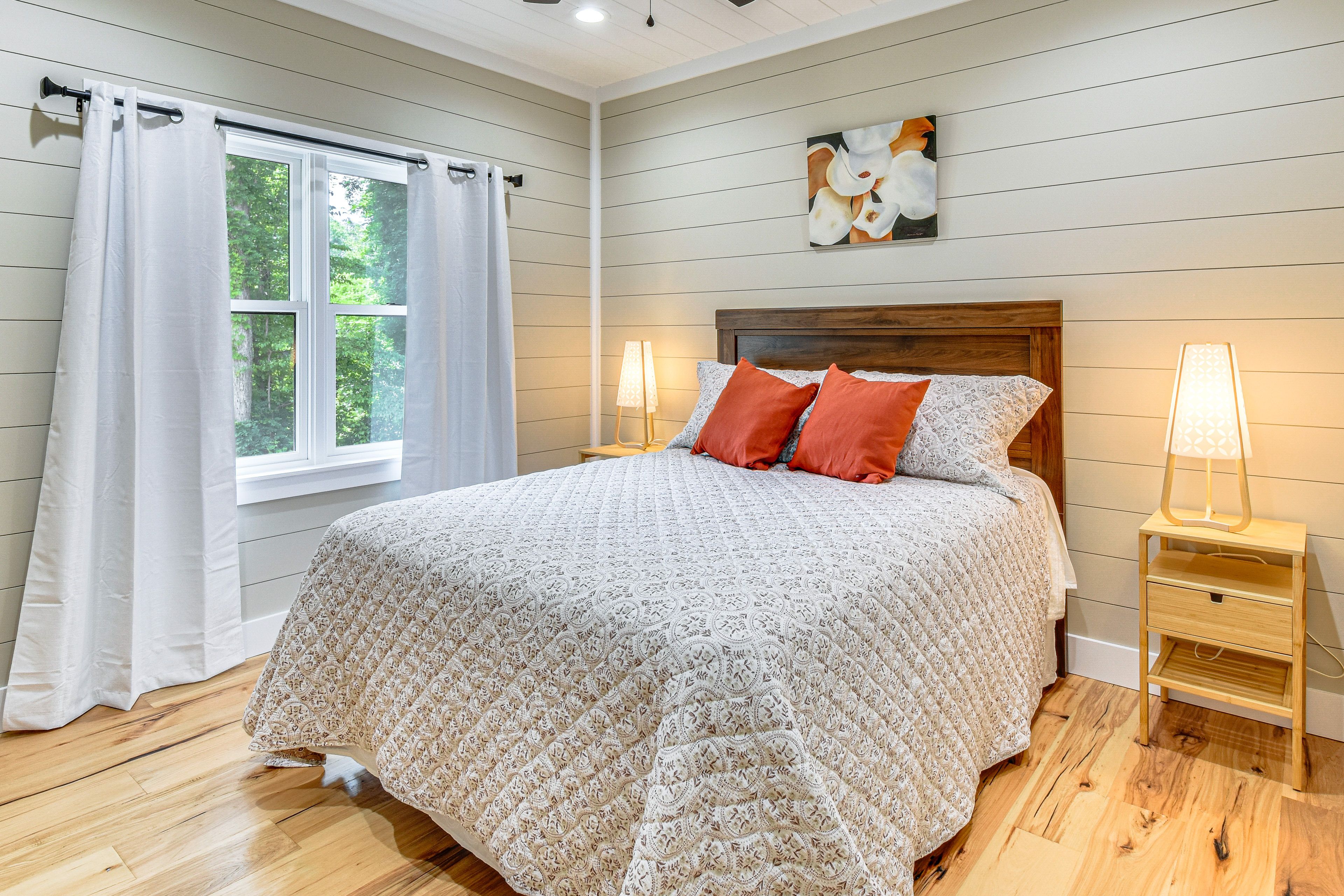 Bedroom 3 | Queen Bed