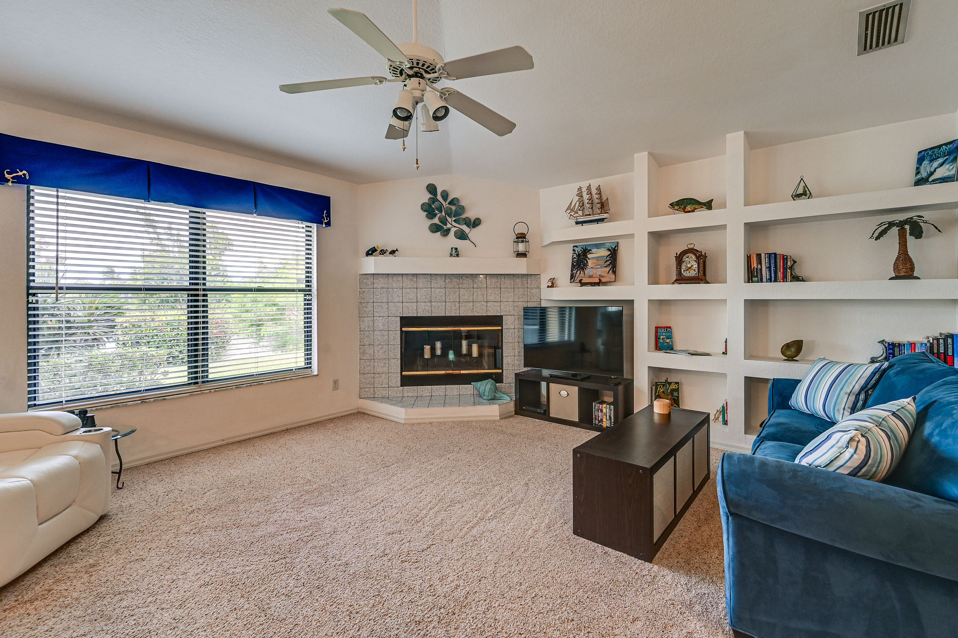 Living Room | Full Sleeper Sofa