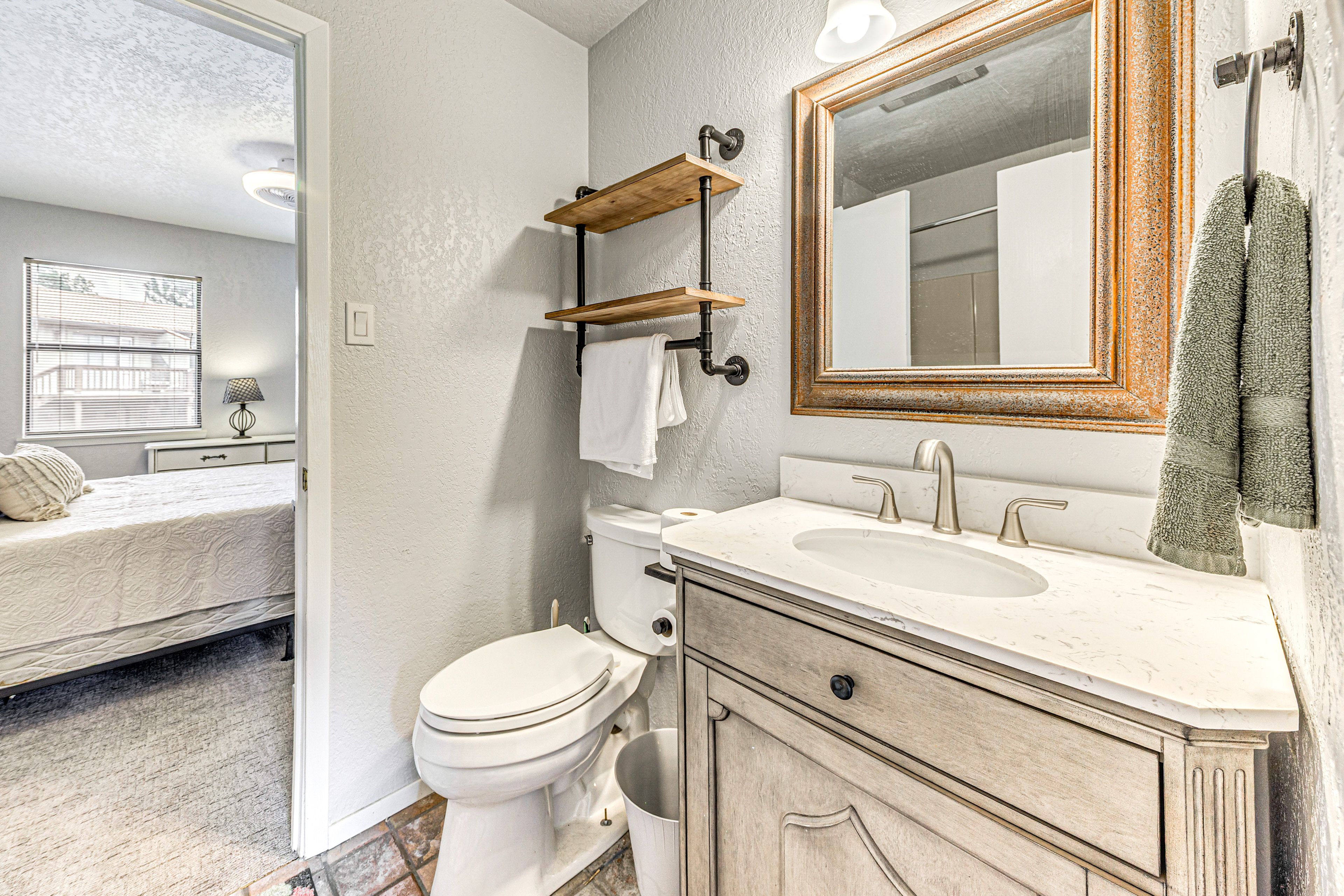 Full Bathroom | 2nd Floor