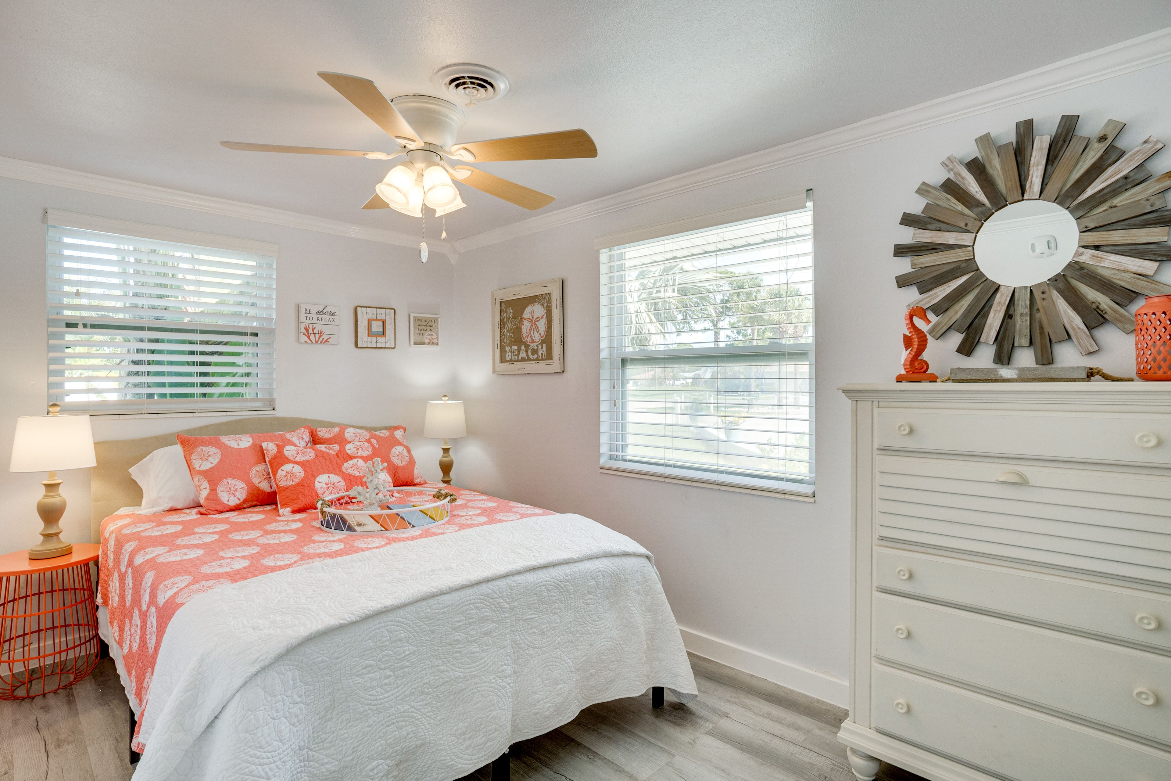 Bedroom 2 | Queen Bed