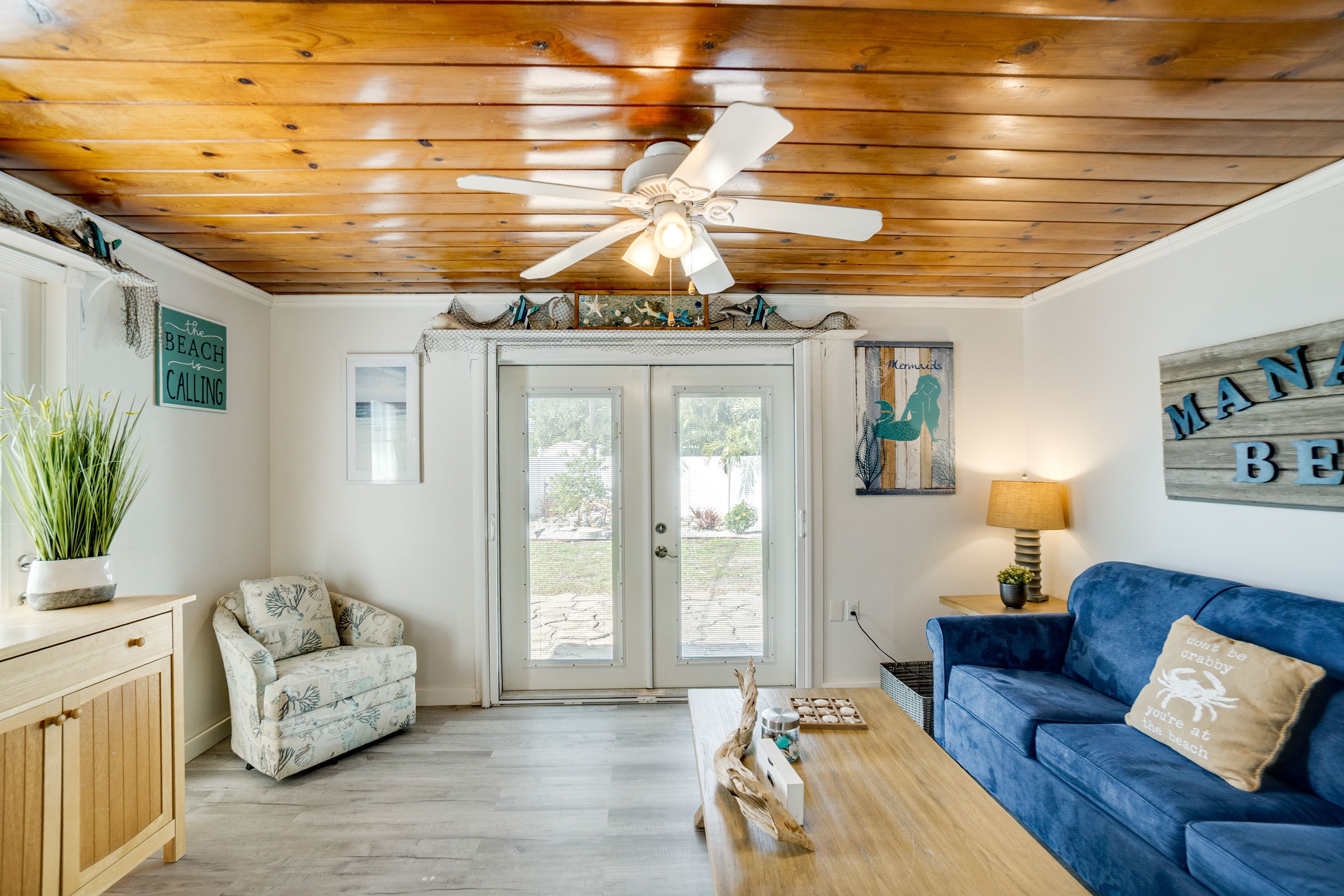 Sunroom | Queen Sleeper Sofa