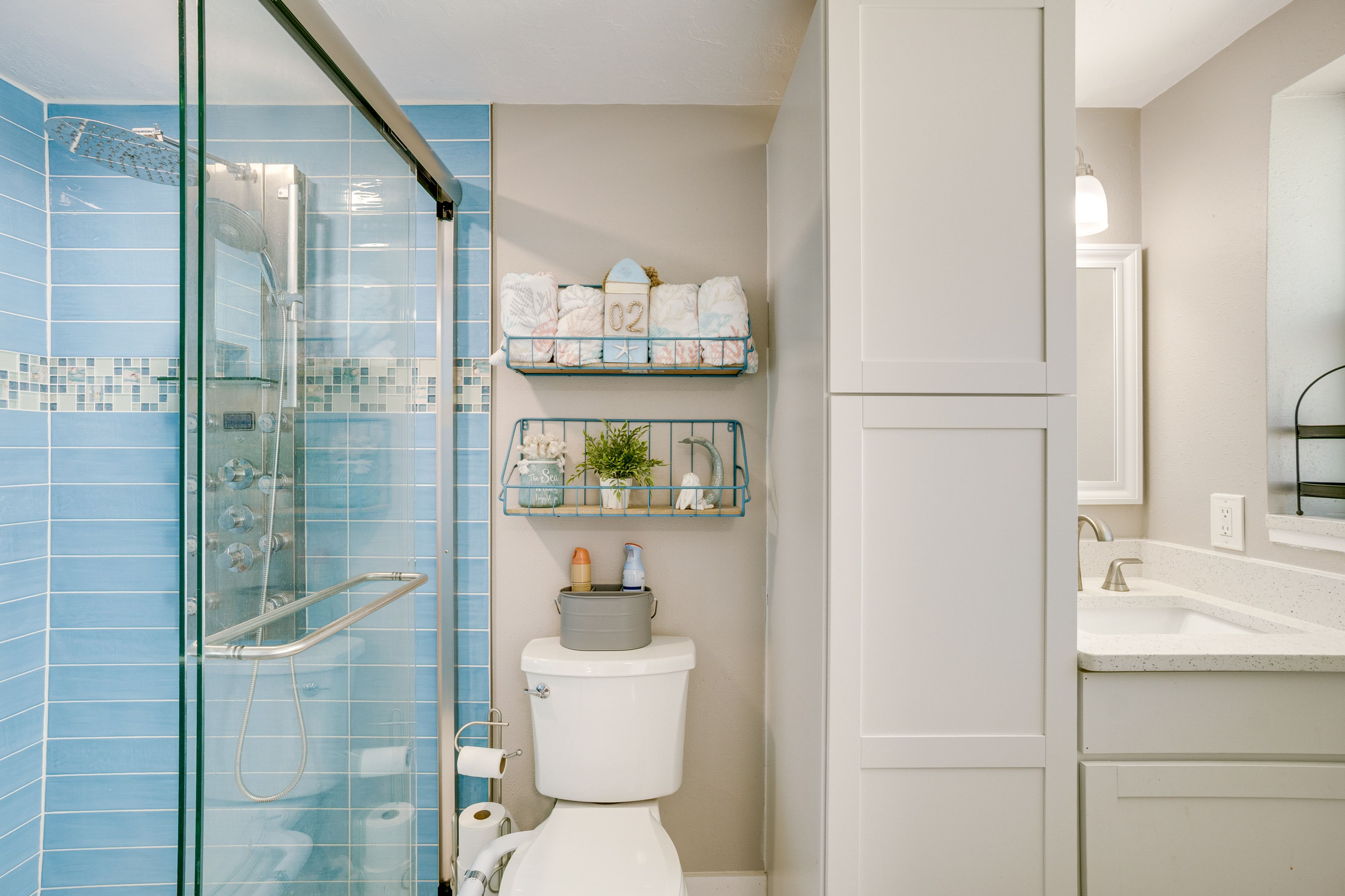 Full Bathroom | Complimentary Toiletries | Hair Dryer