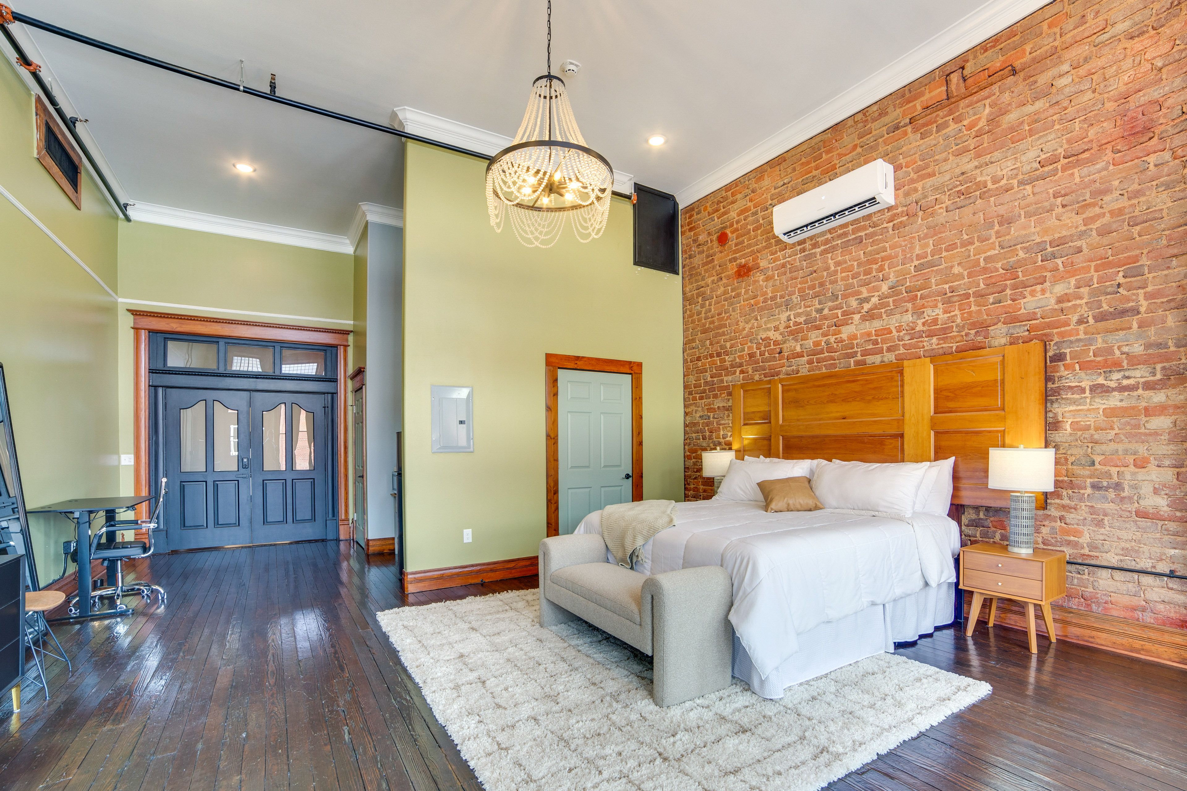 Studio | King Bed | Single-Story Unit