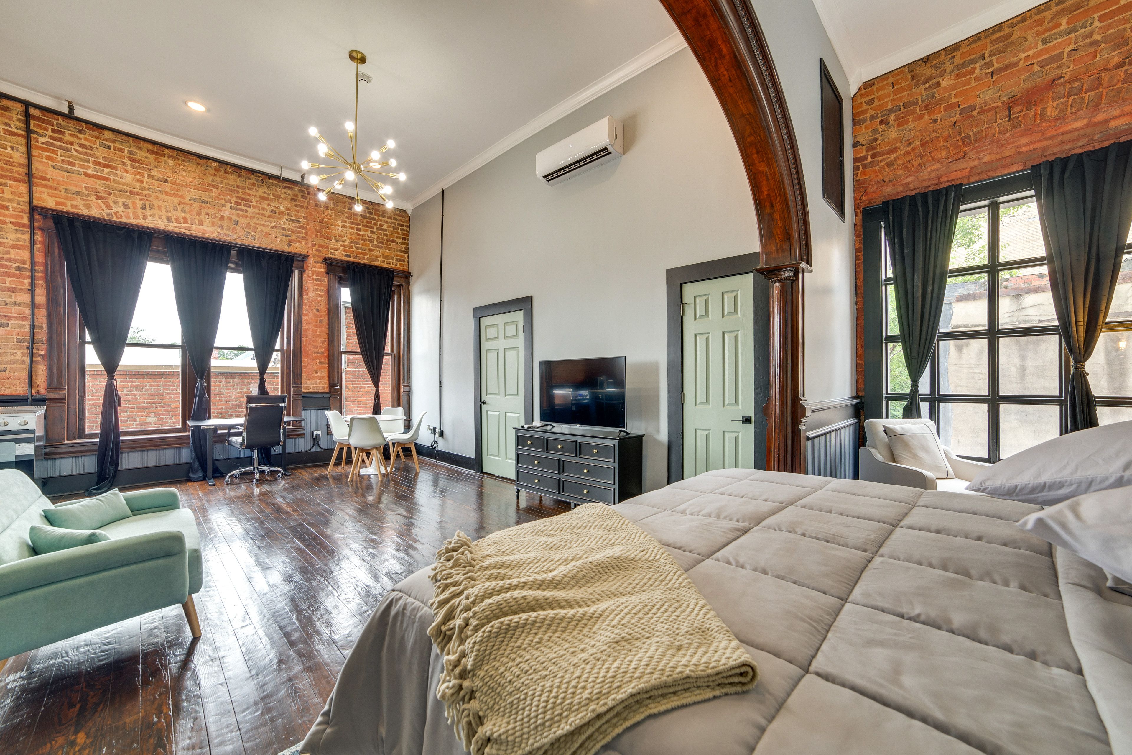 Marshall Vacation Rental | Studio | 1BA | 785 Sq Ft | Step-Free Access