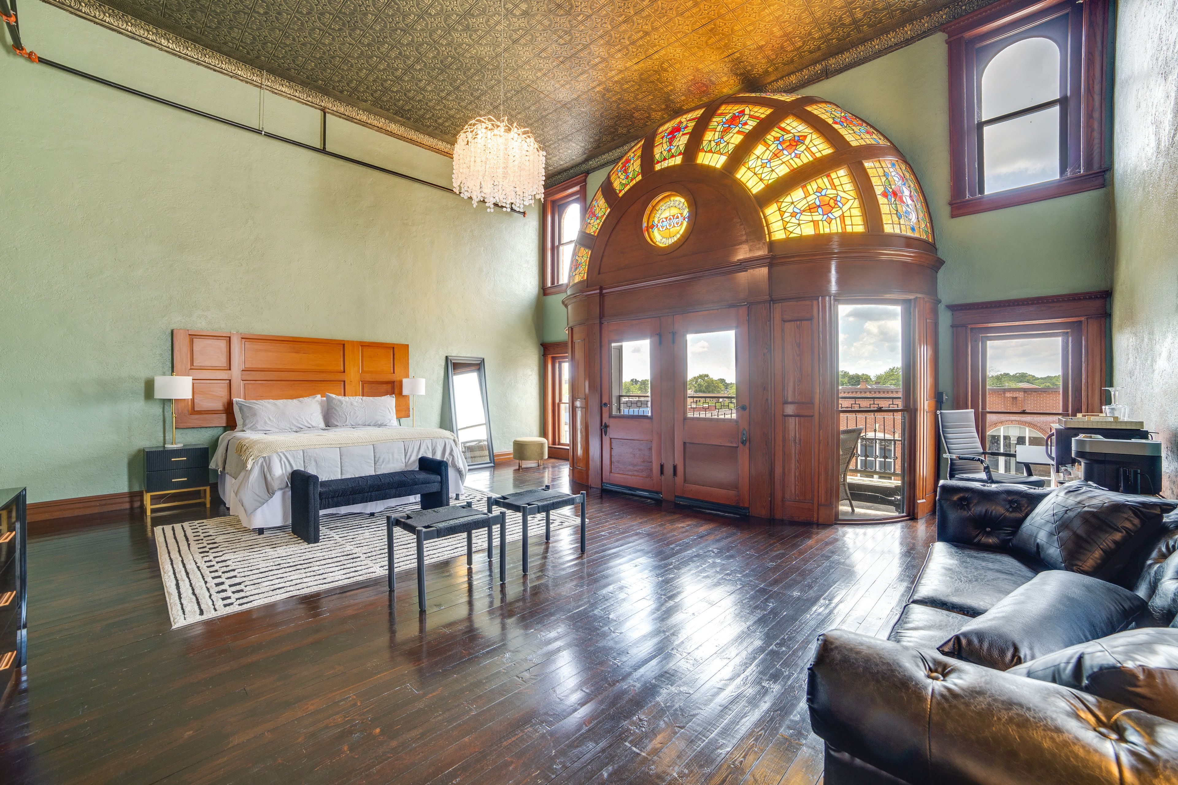 Marshall Vacation Rental | Studio | 1BA | 856 Sq Ft | Stairs Required