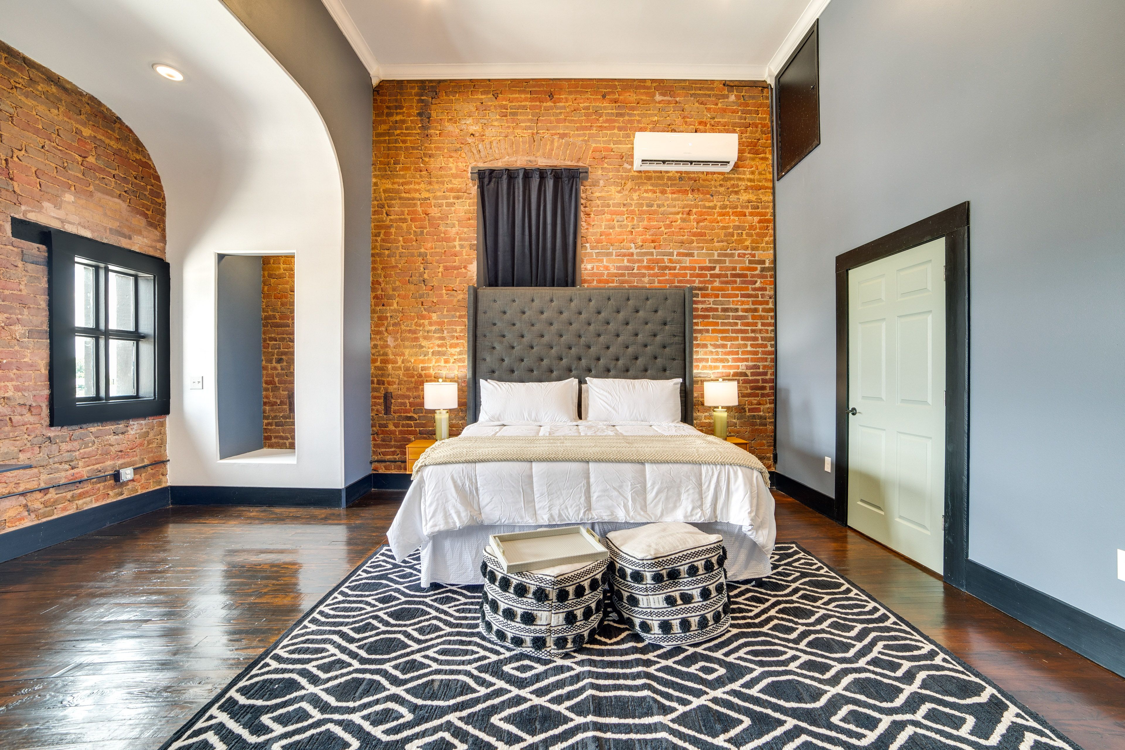 Studio | King Bed | Smart TV