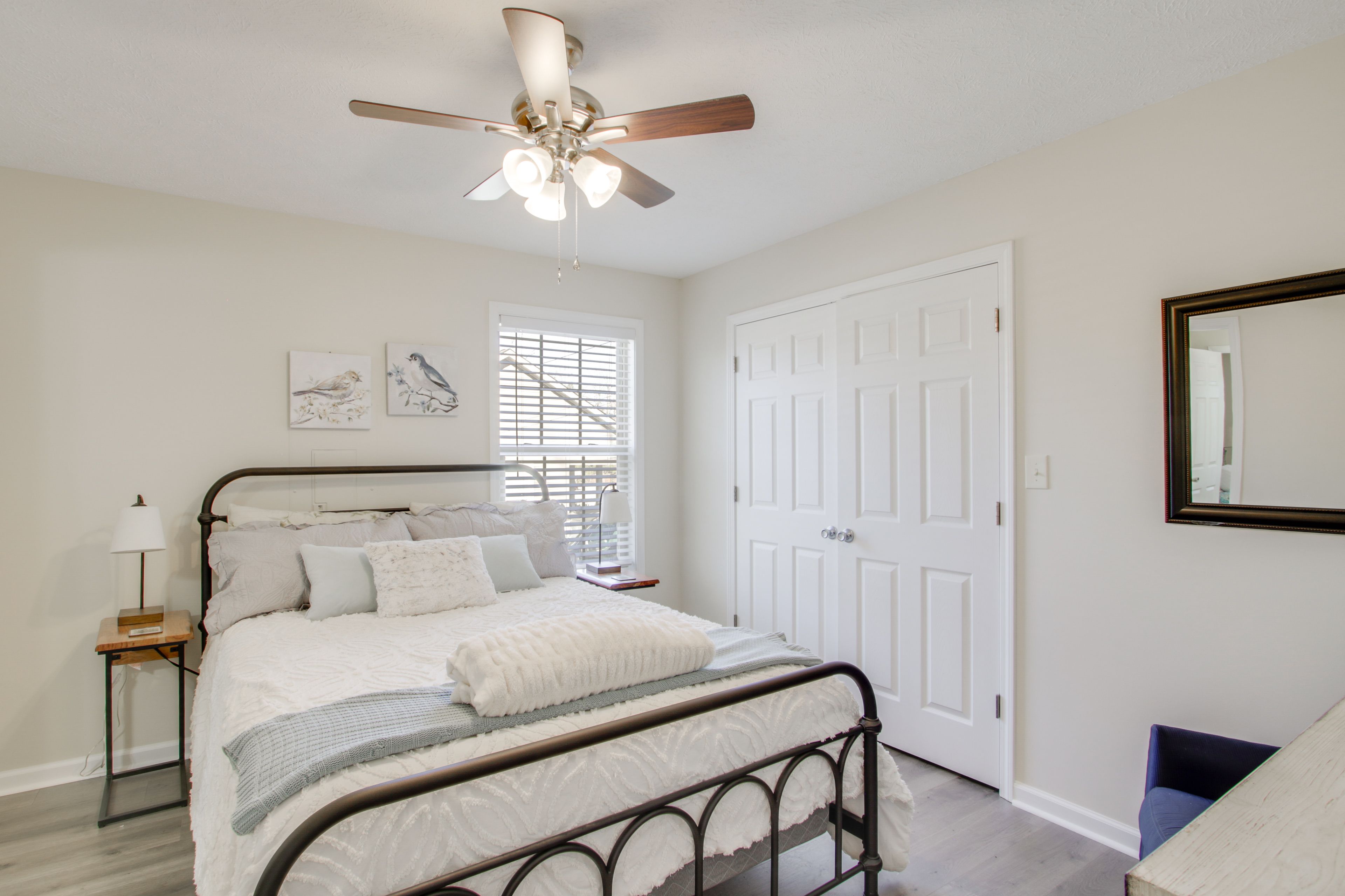 Bedroom 2 | Queen Bed