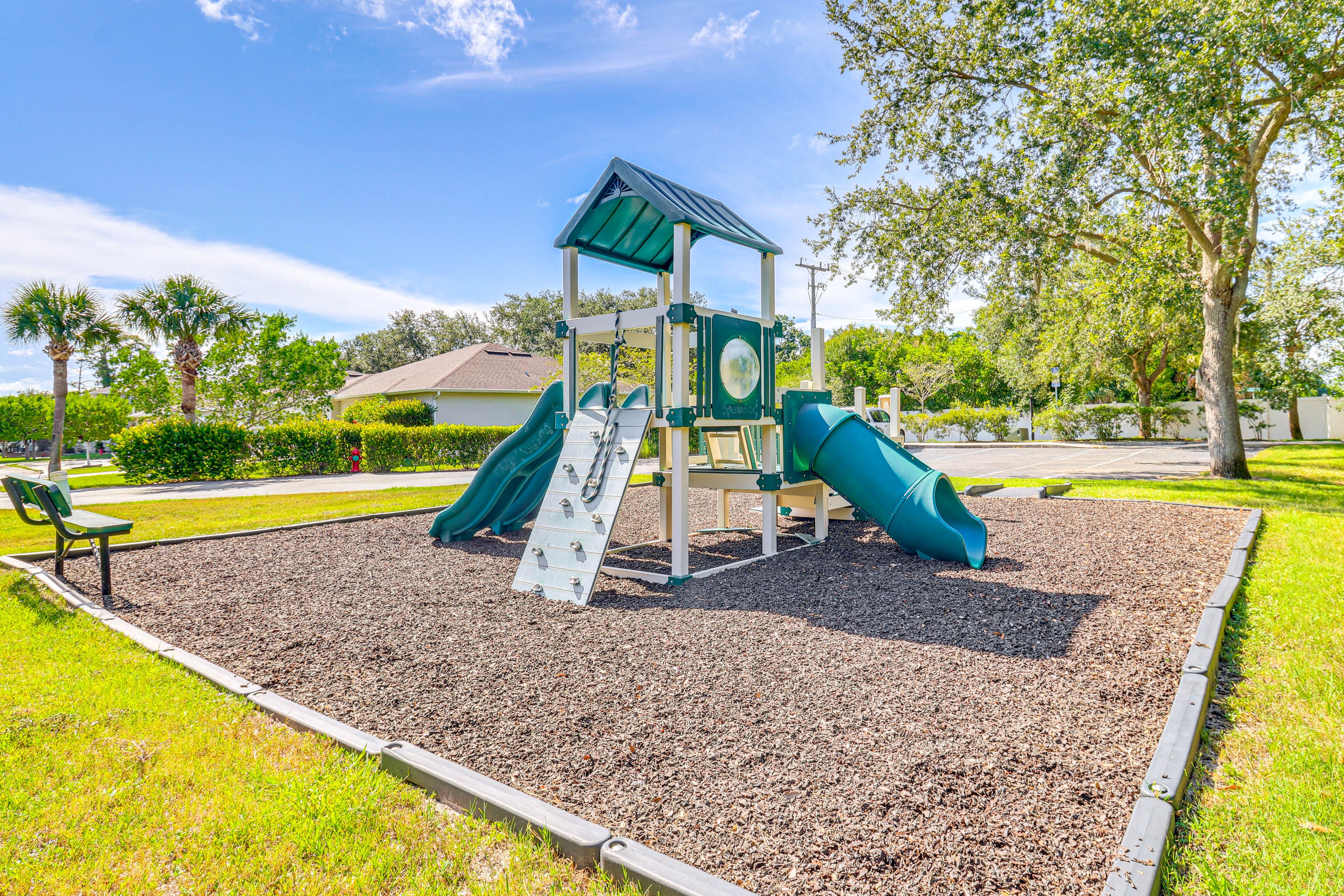 Oakland Lake Estates | Community Park